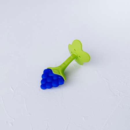 Прорезыватель Baby and nature Виноградик
