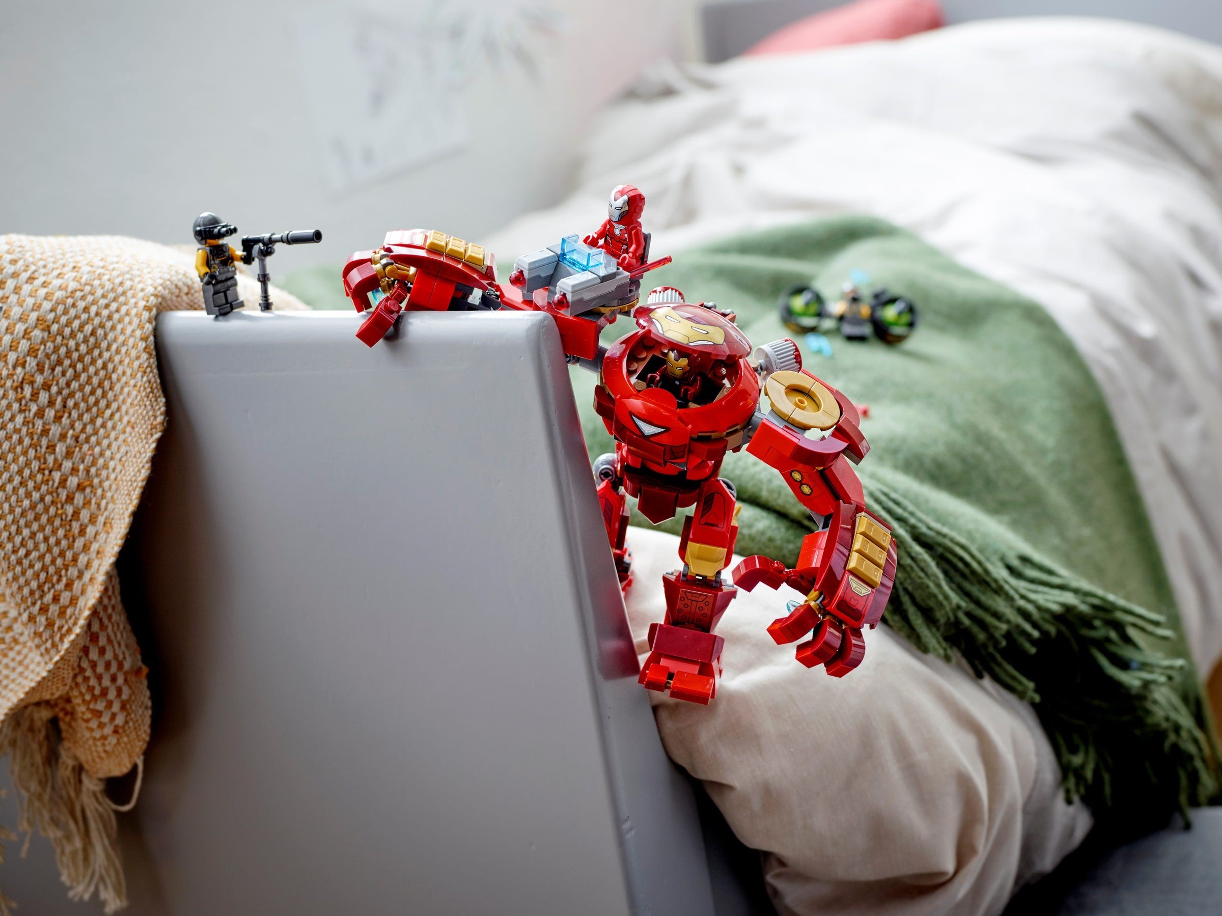 Конструктор LEGO Marvel Super Heroes 76164 456 дет. - фото 11