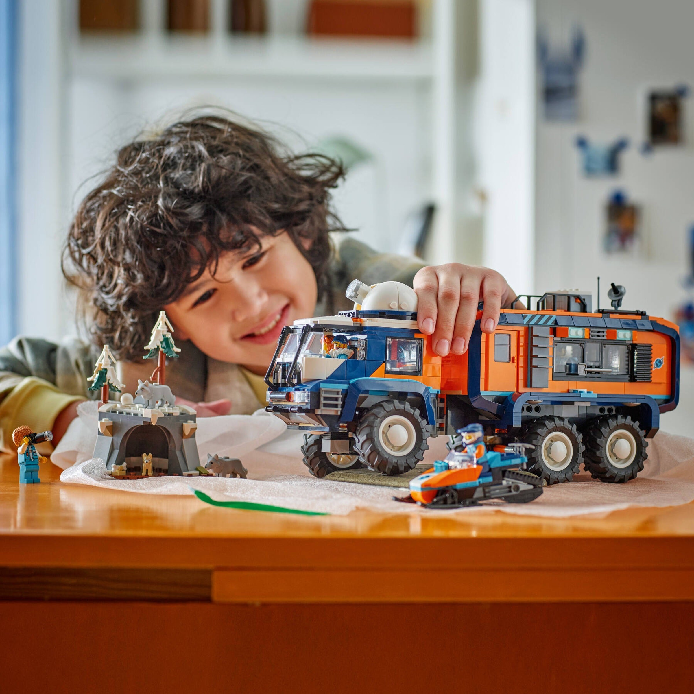 Конструктор LEGO City 60471 1057 дет. - фото 5