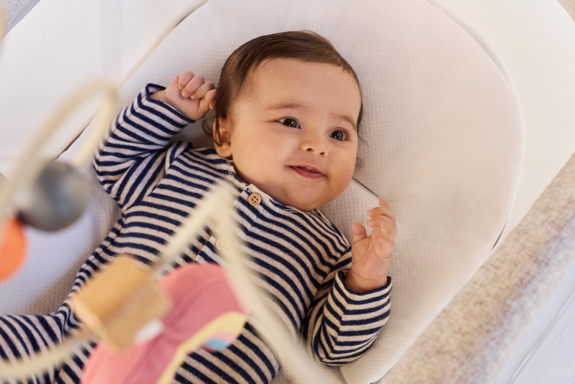 Детская кроватка Chicco Baby Hug Armonia 4в1 с рождения до 3 лет Mother Pearl овальная, без маятника (молочный) - фото 25