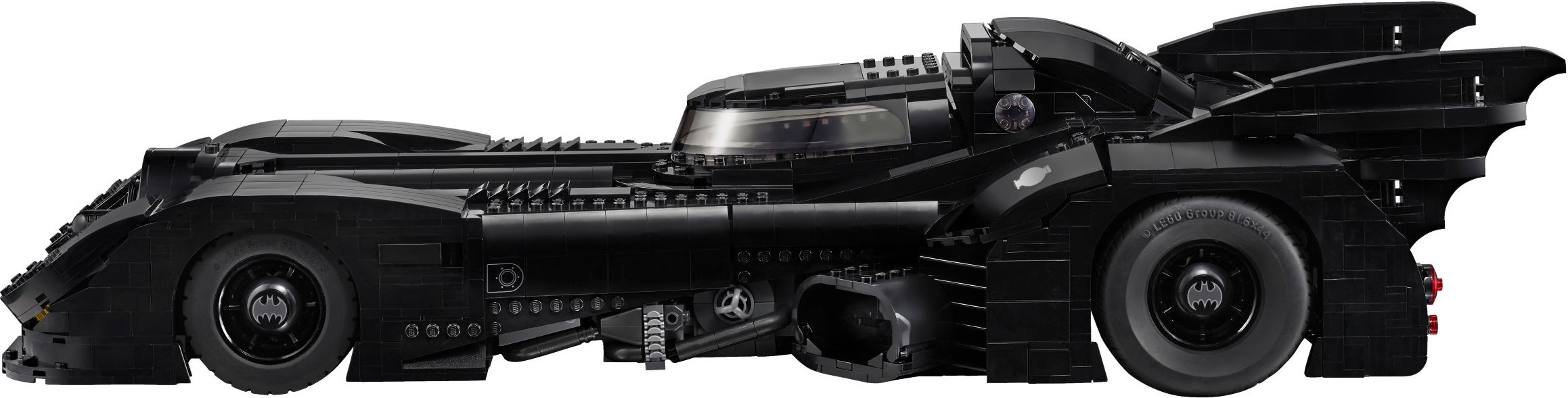 Конструктор LEGO DC Super Heroes Batmobile 3306 дет. - фото 11