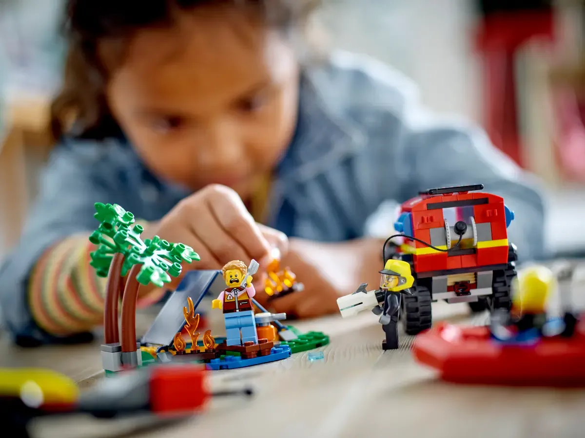 Конструктор LEGO City 60412 301 дет. - фото 8