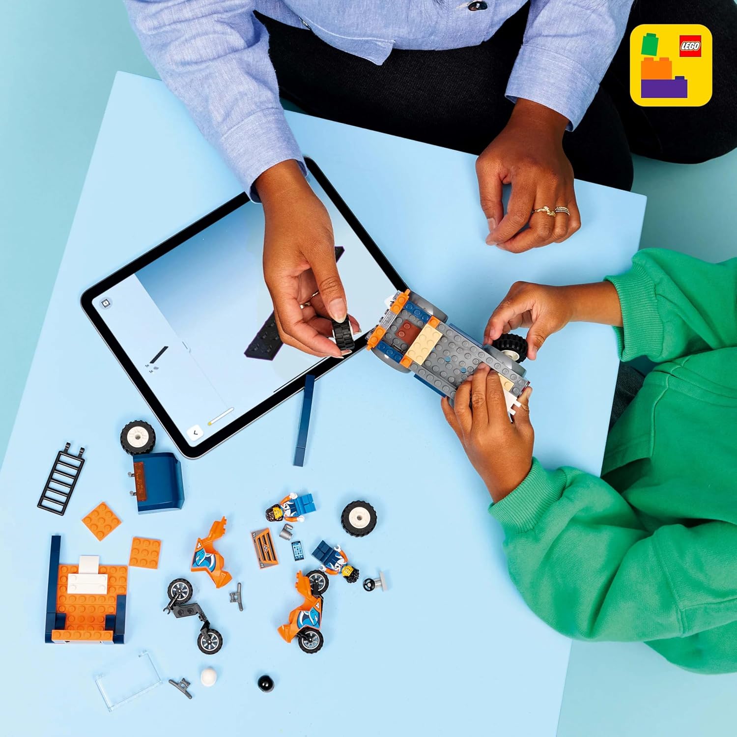 Конструктор LEGO City Транспортная машина 88 дет. - фото 9