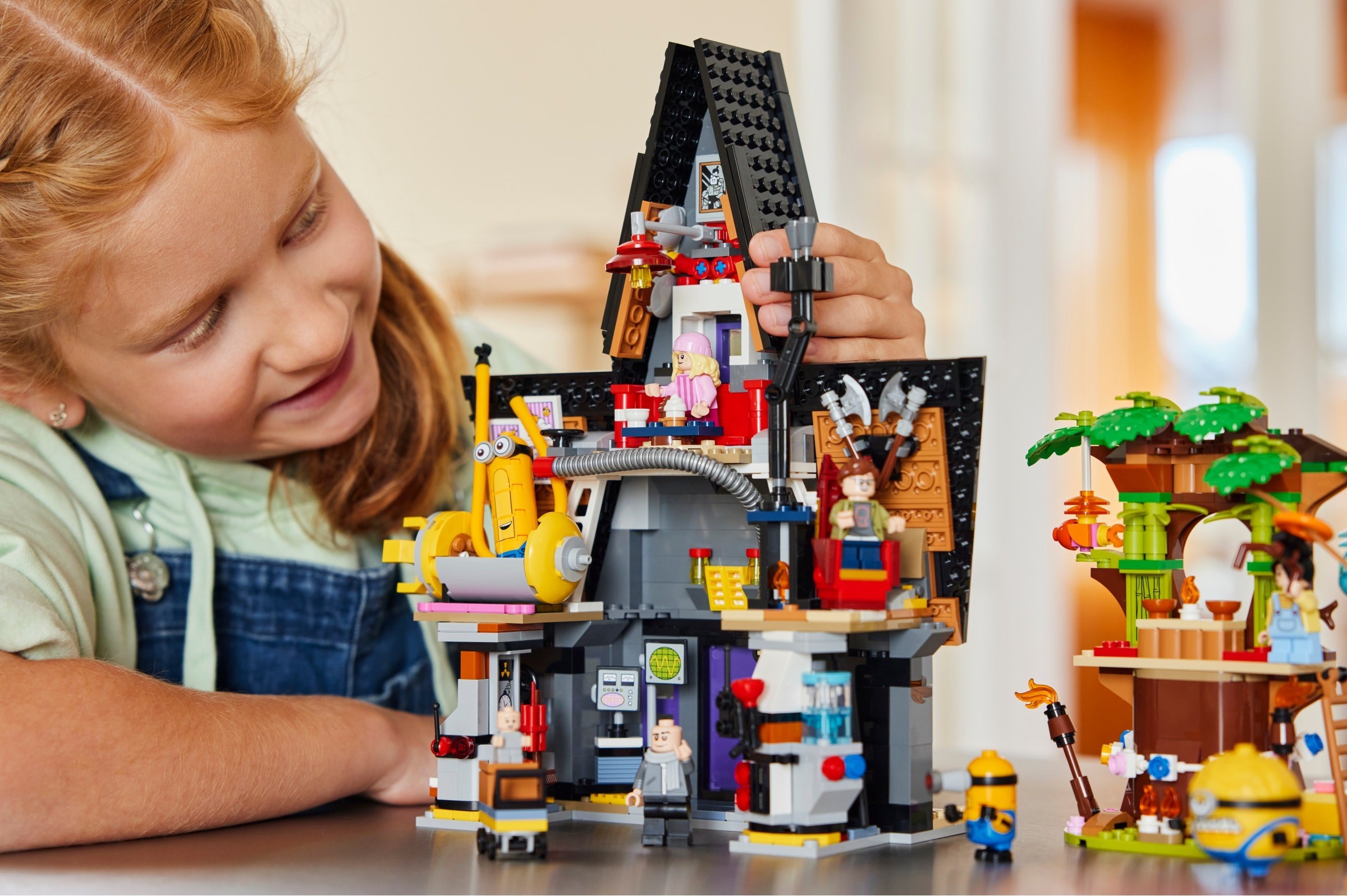 Конструктор LEGO Minions 75583 868 дет. - фото 8