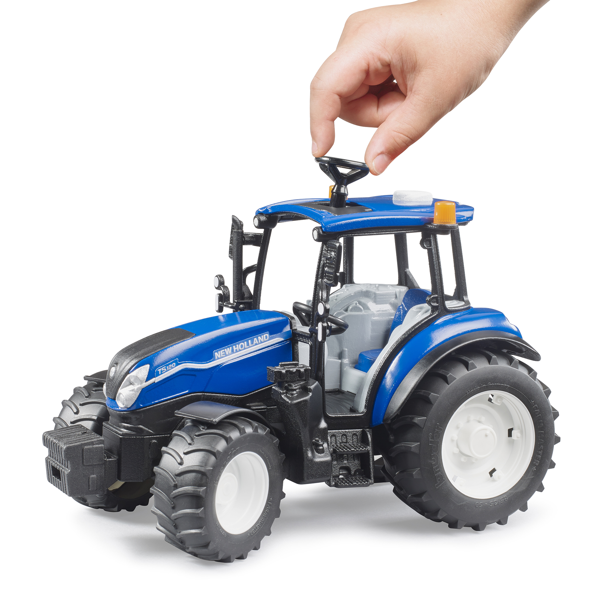 Трактор Bruder New Holland 02-184 - фото 4