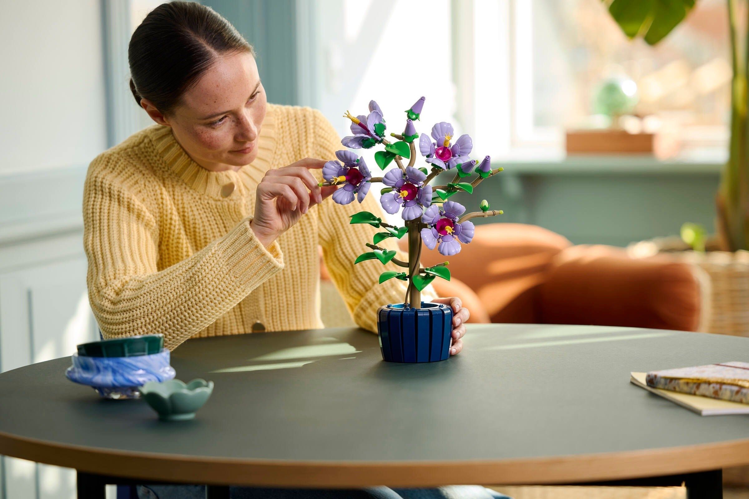 Конструктор LEGO Botanicals 660 дет. - фото 6