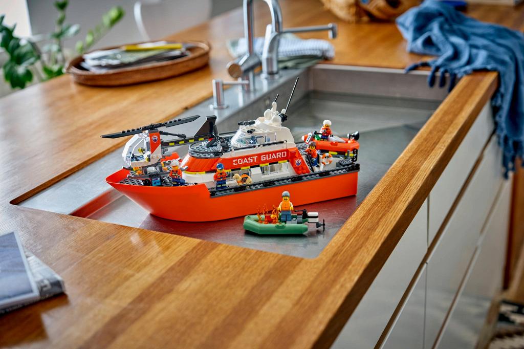 Конструктор LEGO City 60504 742 дет. - фото 5