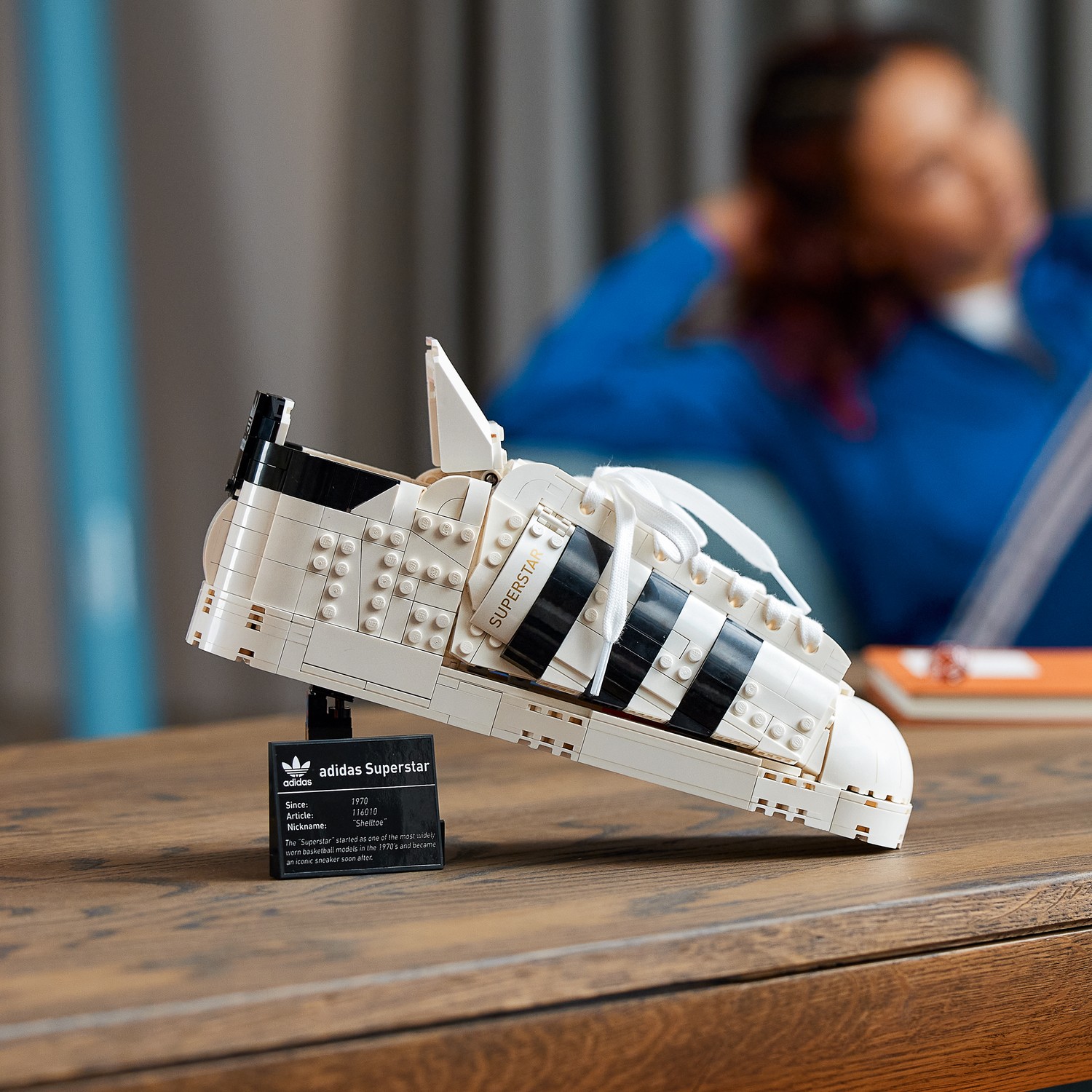 Конструктор LEGO Icons Кроссовки adidas Originals - фото 7