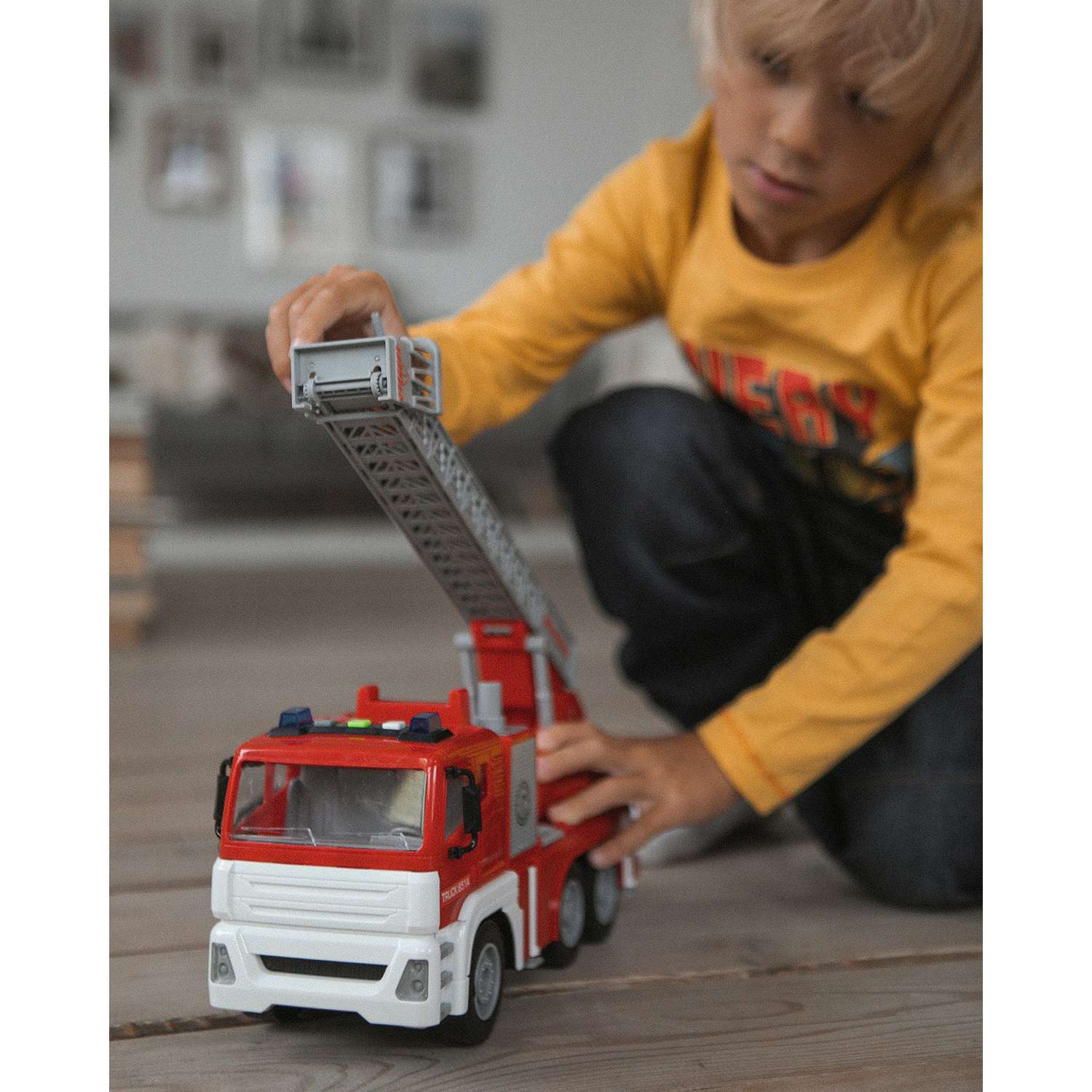 Пожарная машина Mobicaro 1:12 WY851A - фото 9