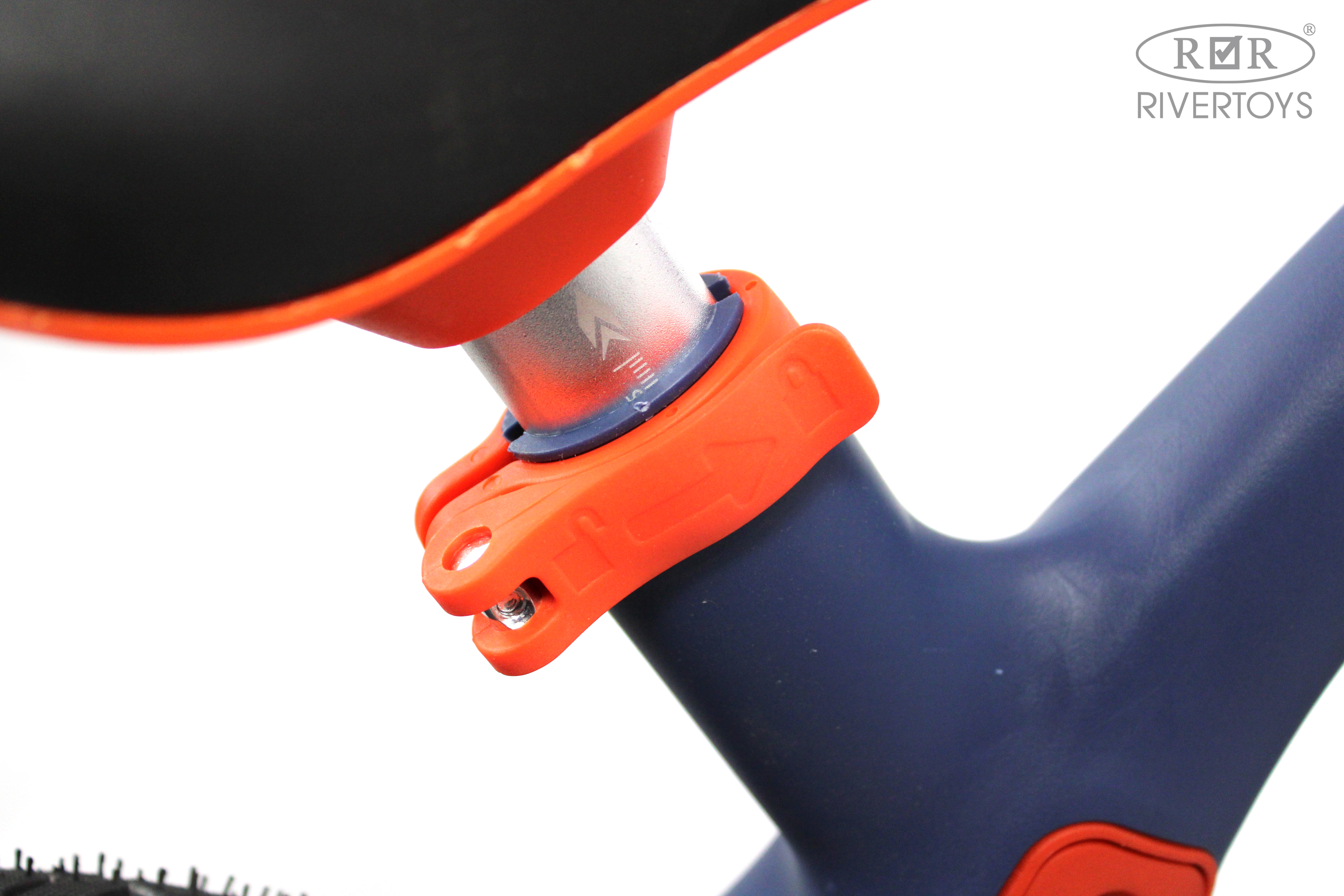 Двухколесный беговел RIVERTOYS 12 дюймов - фото 3