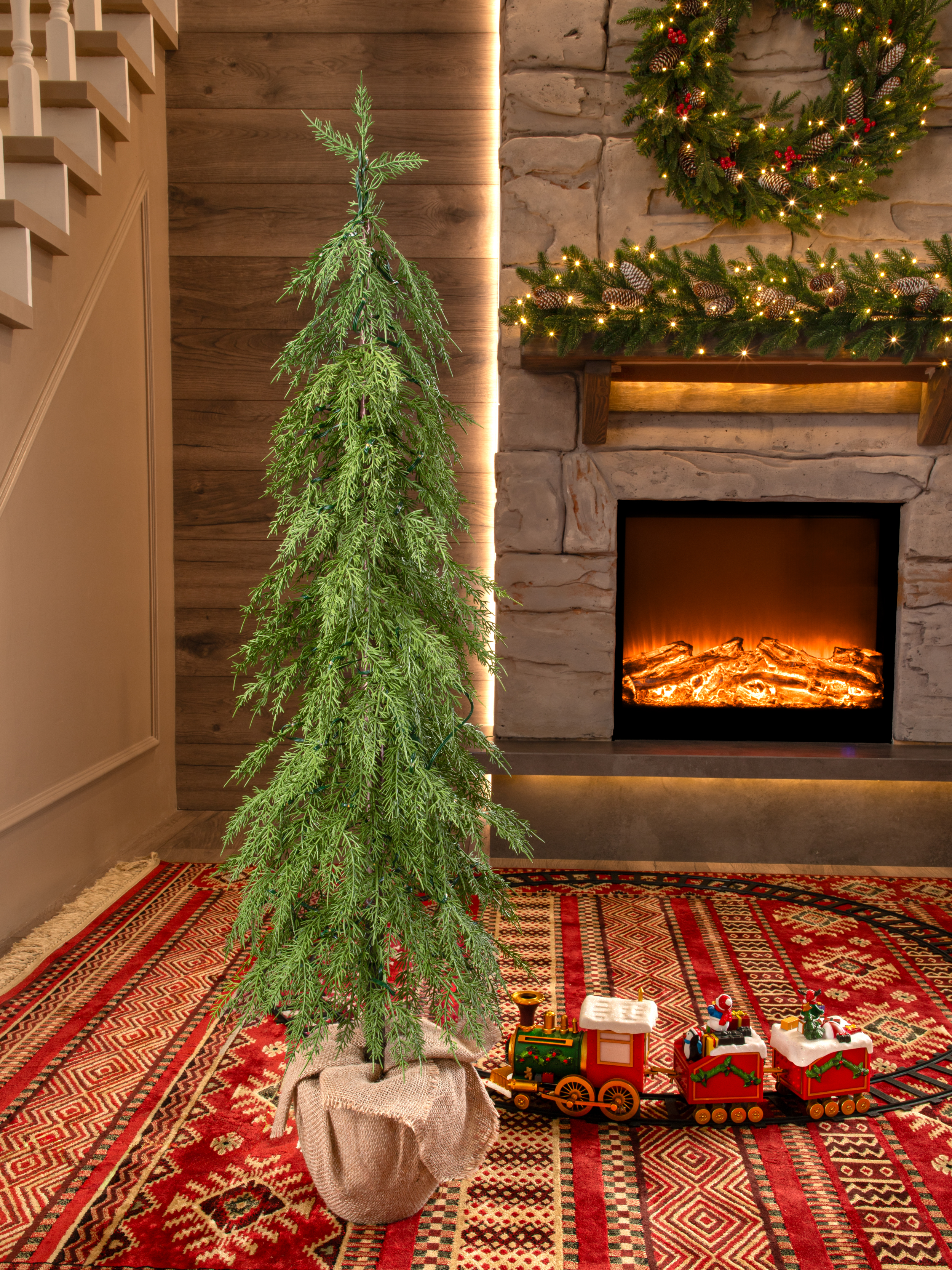 Ель Бесконечная история Поезд Ёлок литая с гирляндой на пеньке 120 см. - фото 1