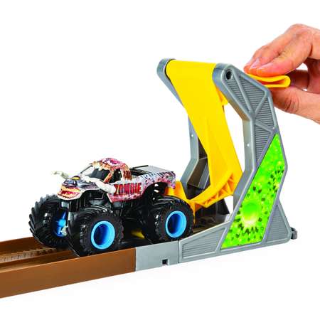 Автомобиль Monster Jam Зона Зомби 1:64