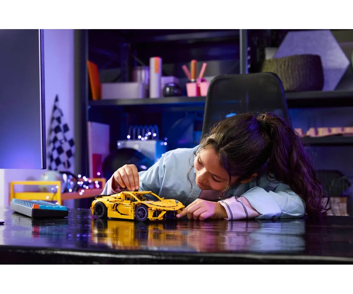 Конструктор LEGO Technic Chevrolet Corvette Stingray блочный - фото 9