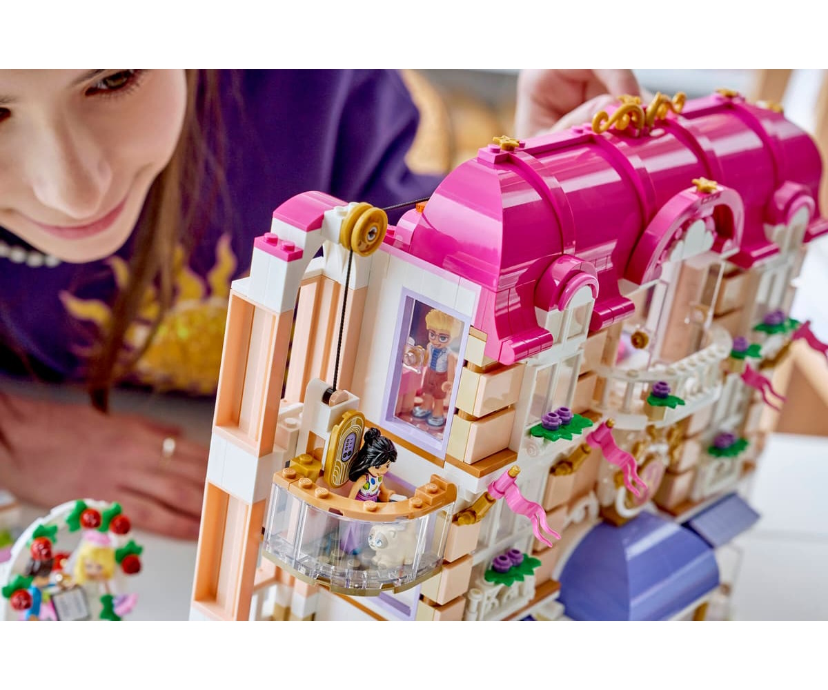 Конструктор LEGO Friends Гранд отель в Хартлэйк Сити 1406 дет. - фото 17