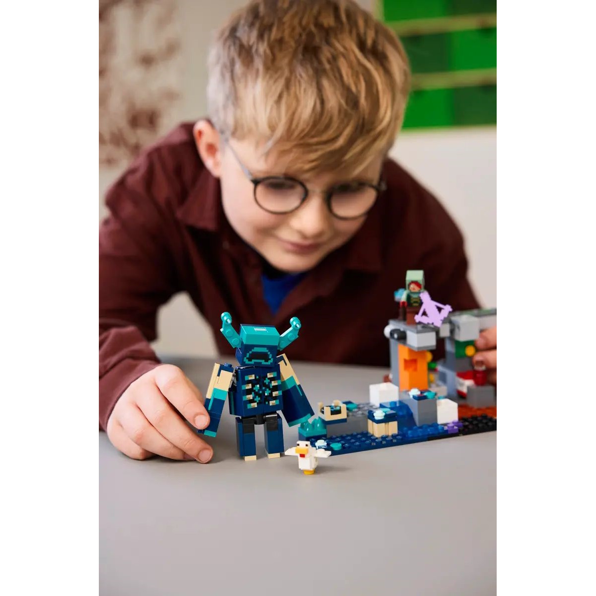 Конструктор LEGO Minecraft Столкновение с Варденом 238 дет. - фото 11