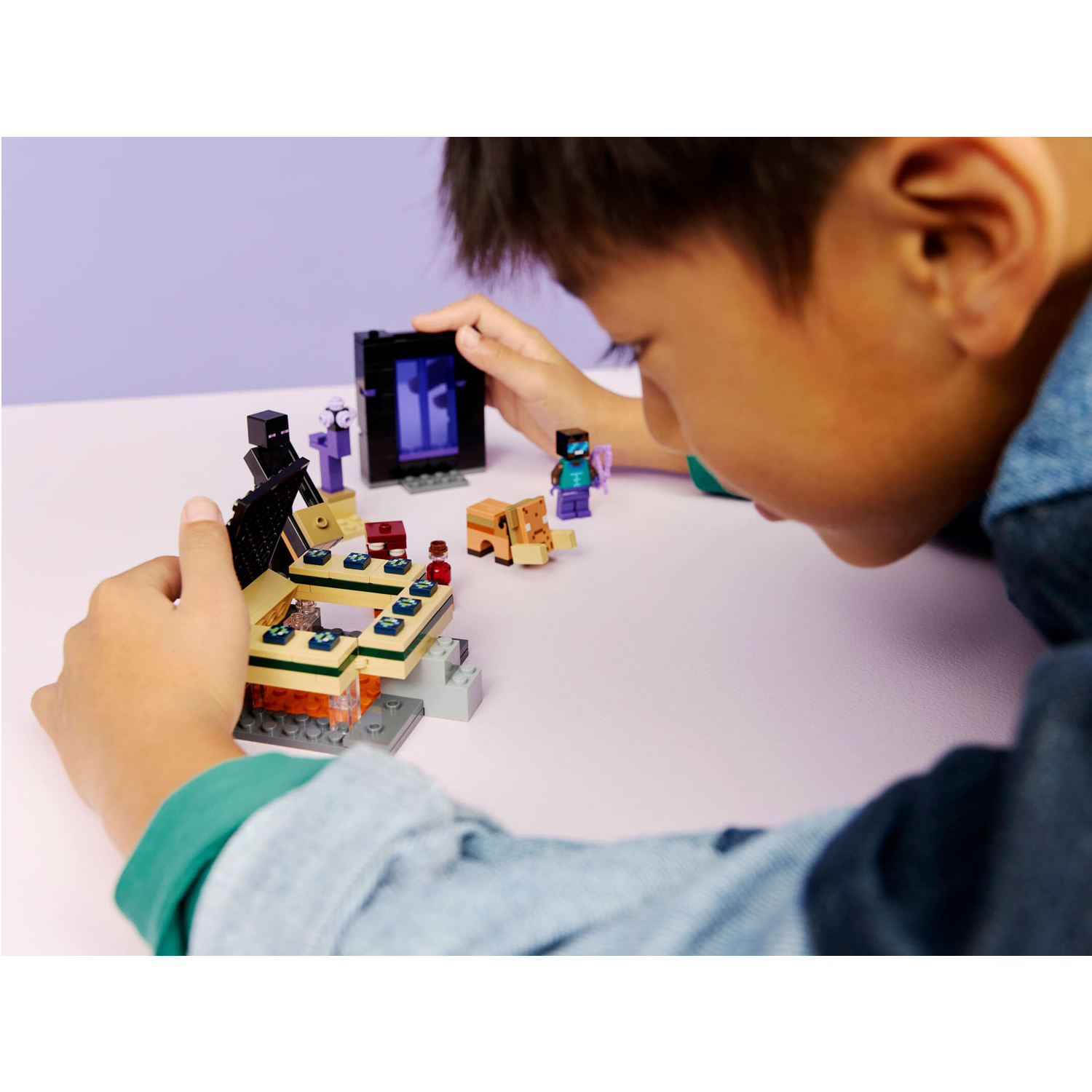 Конструктор LEGO Minecraft Путешествие к порталу Края 192 дет. - фото 9