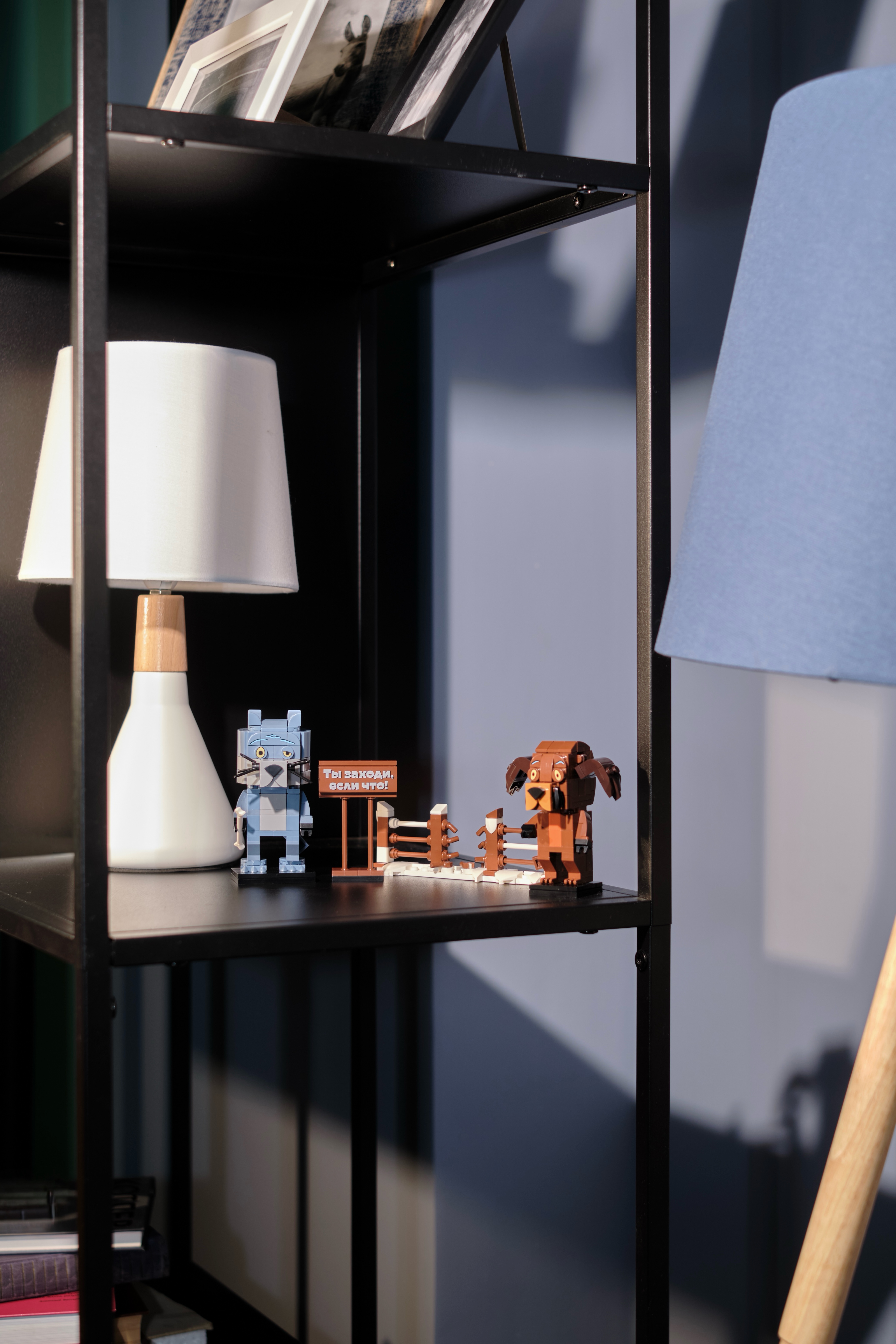 Конструктор brick labs Волк и Пес 303 дет. - фото 11