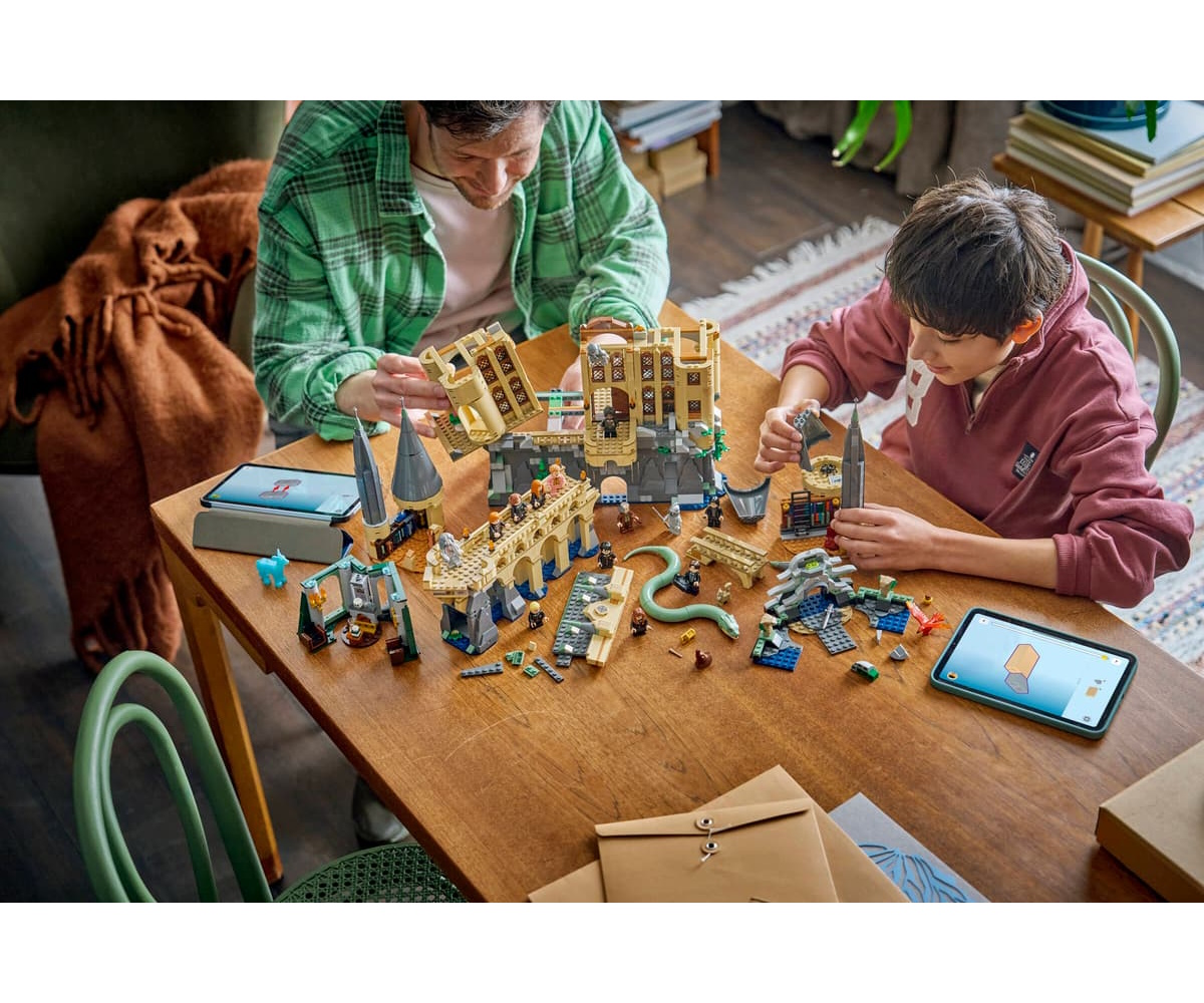 Конструктор LEGO Harry Potter Хогвартс Восточное крыло 2164 дет. - фото 17