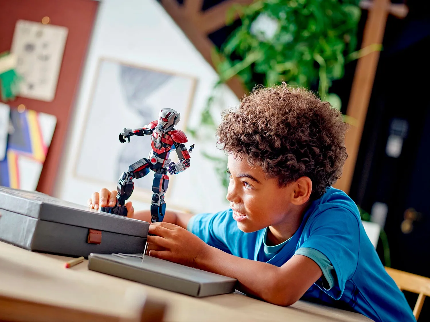 Конструктор LEGO Marvel Super Heroes 76256 288 дет. - фото 7