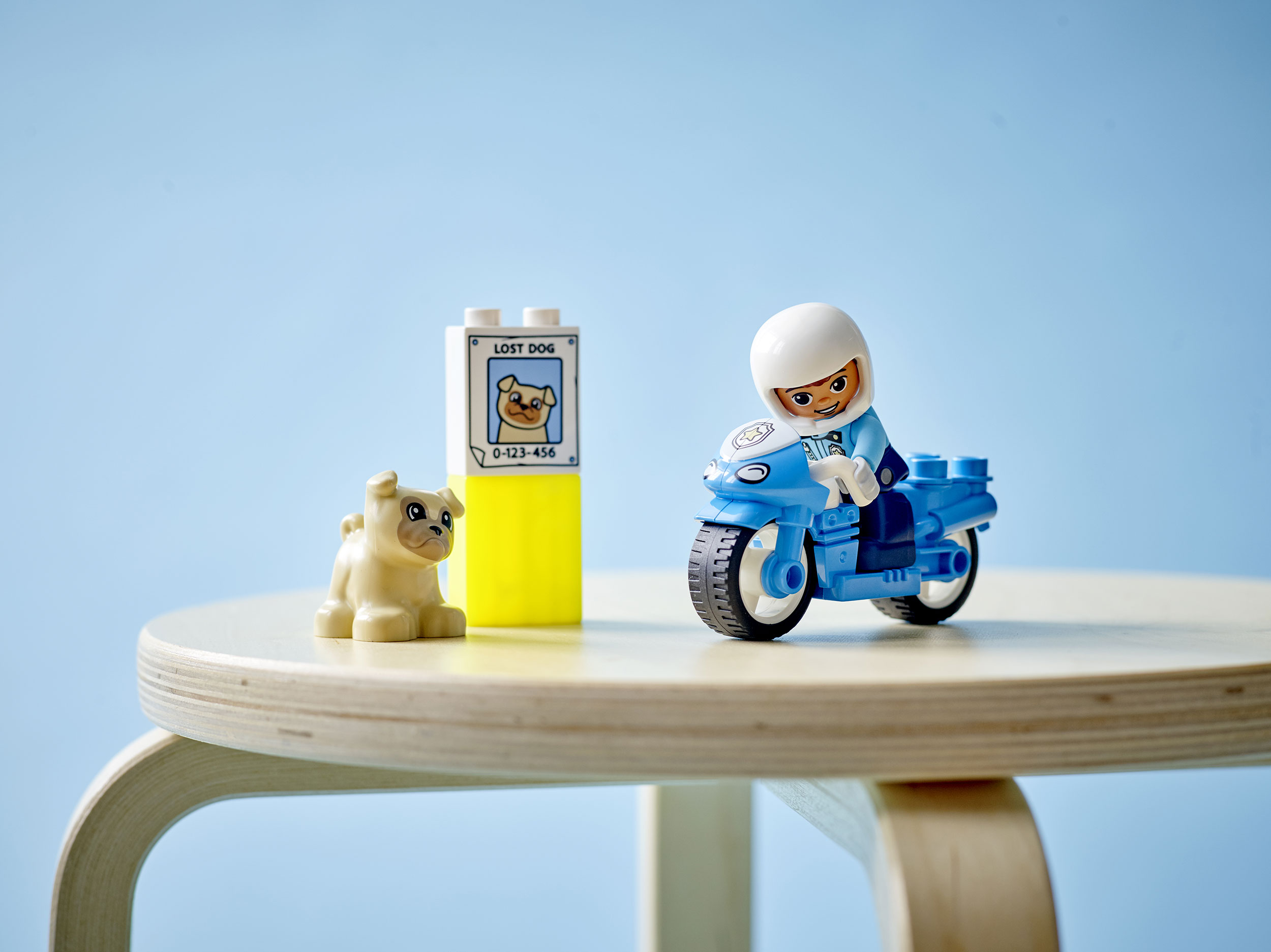Конструктор LEGO DUPLO Town Полицейский мотоцикл 5 дет. - фото 13