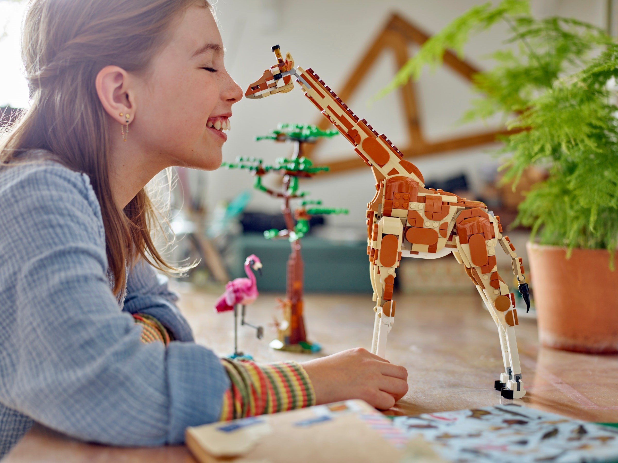 Конструктор LEGO Creator 31150 780 дет. - фото 9