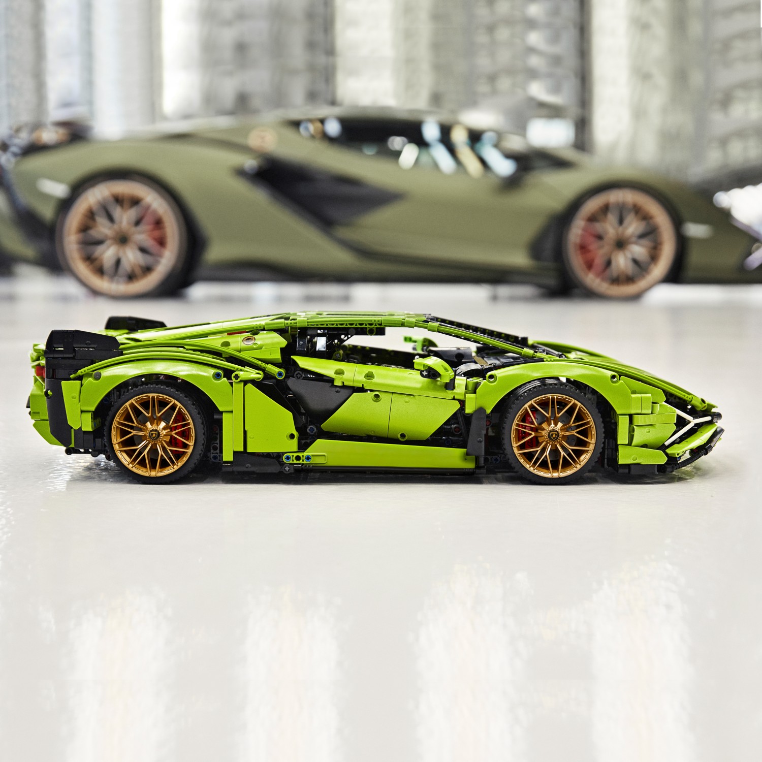 Конструктор LEGO Technic Lamborghini Sian 3696 дет. - фото 10