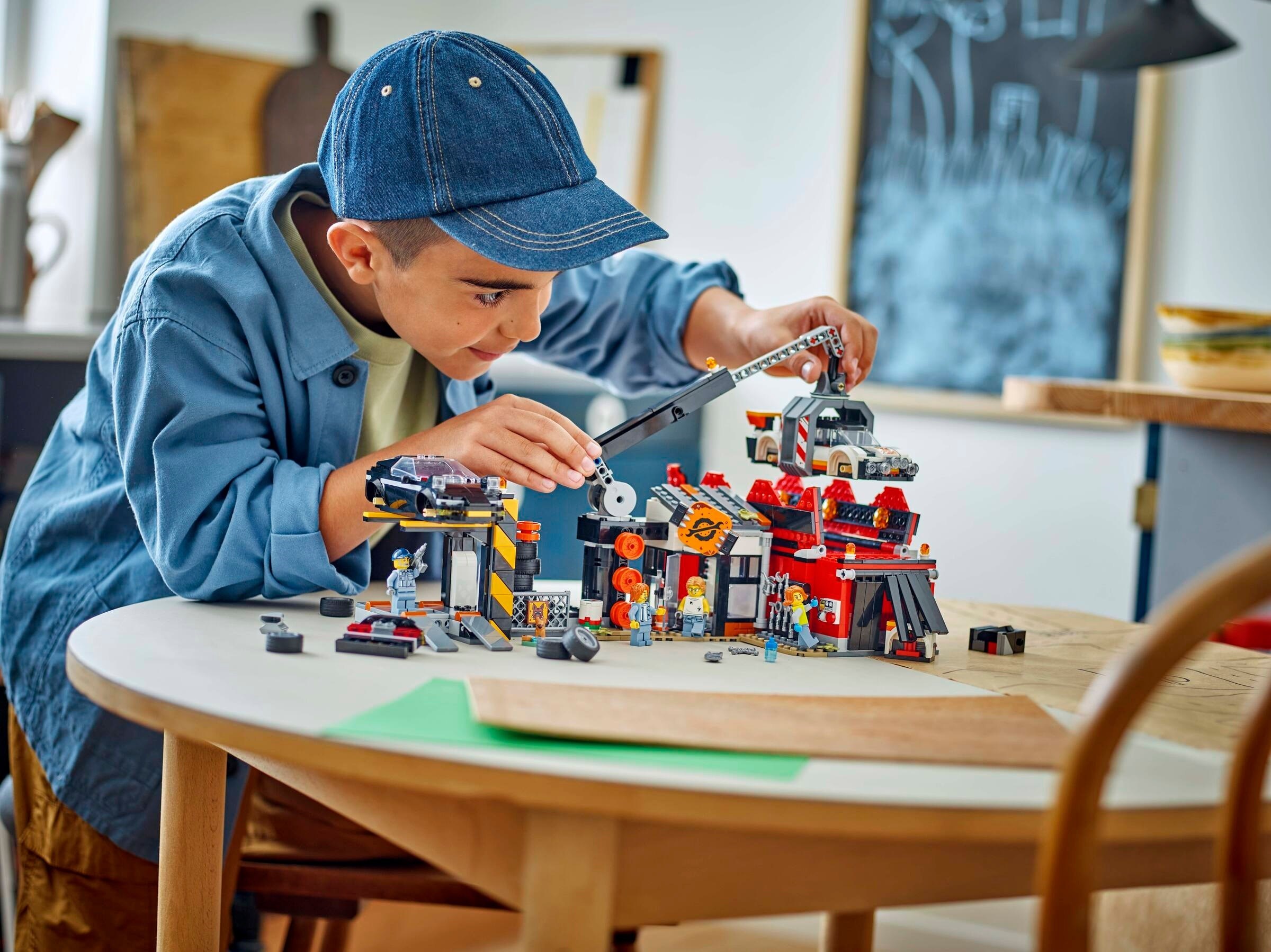 Конструктор LEGO City 60472 871 дет. - фото 5