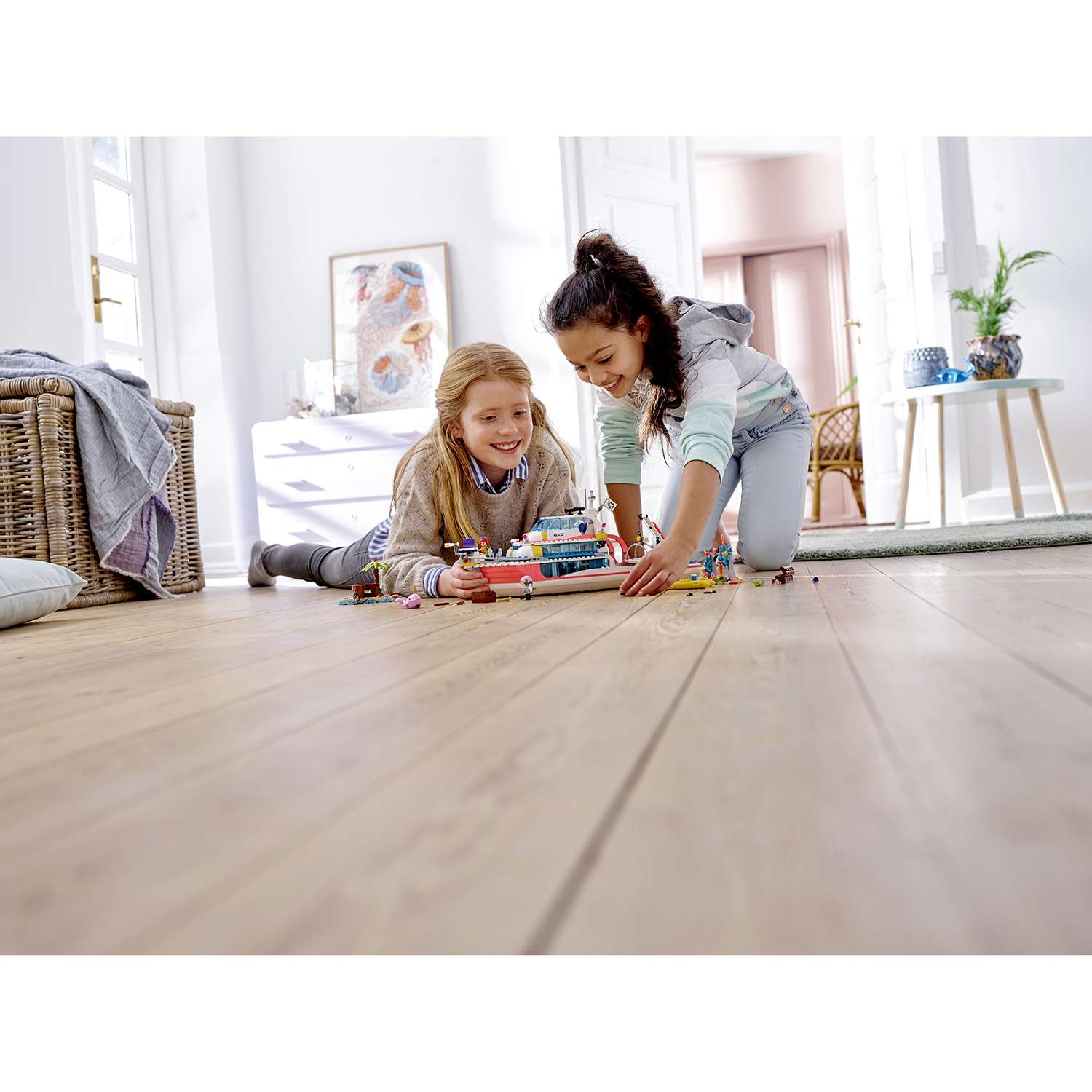 Конструктор LEGO Friends Катер спасательных операций блочный - фото 5