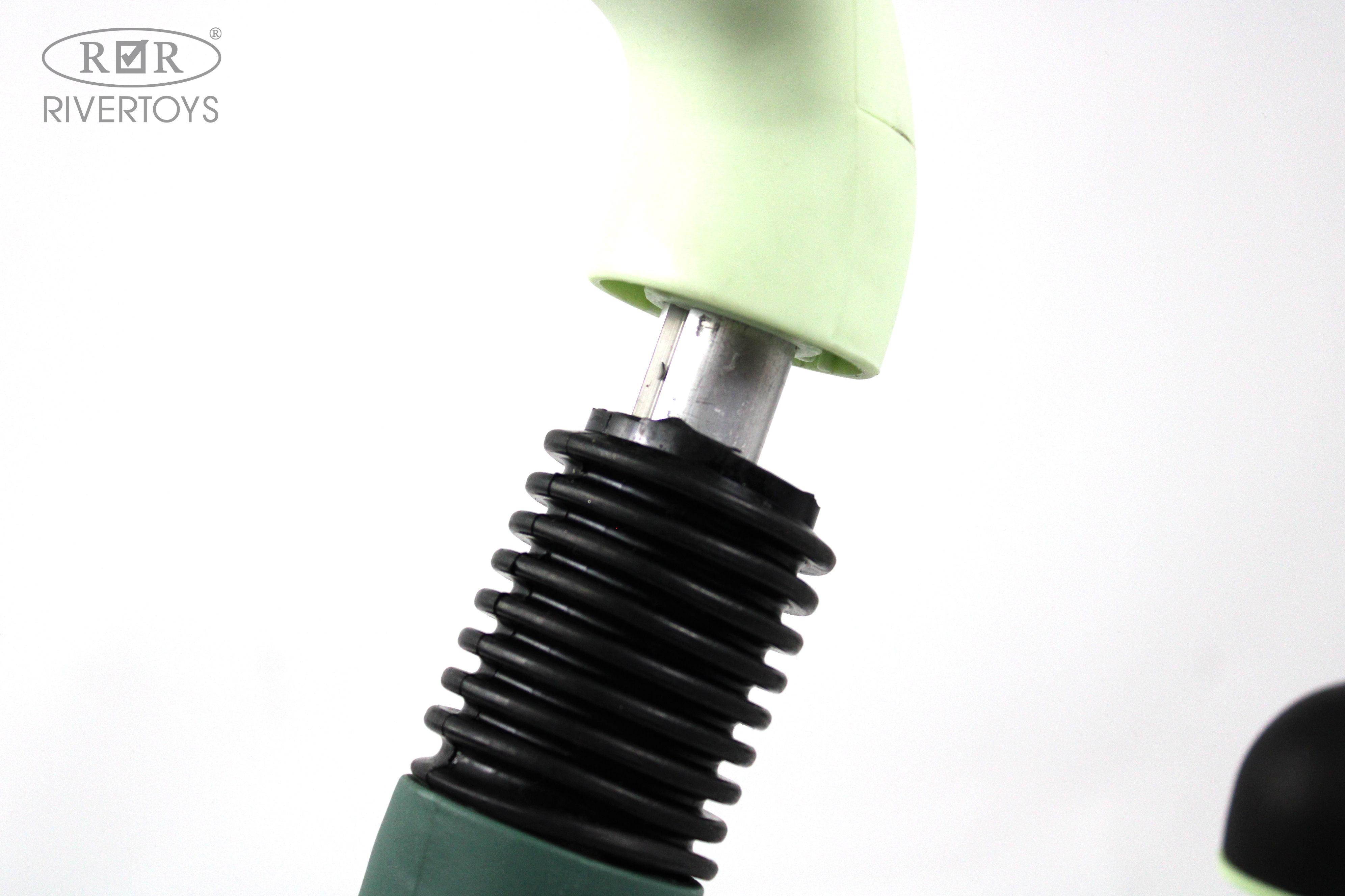 Двухколесный беговел RIVERTOYS 12 дюймов - фото 5