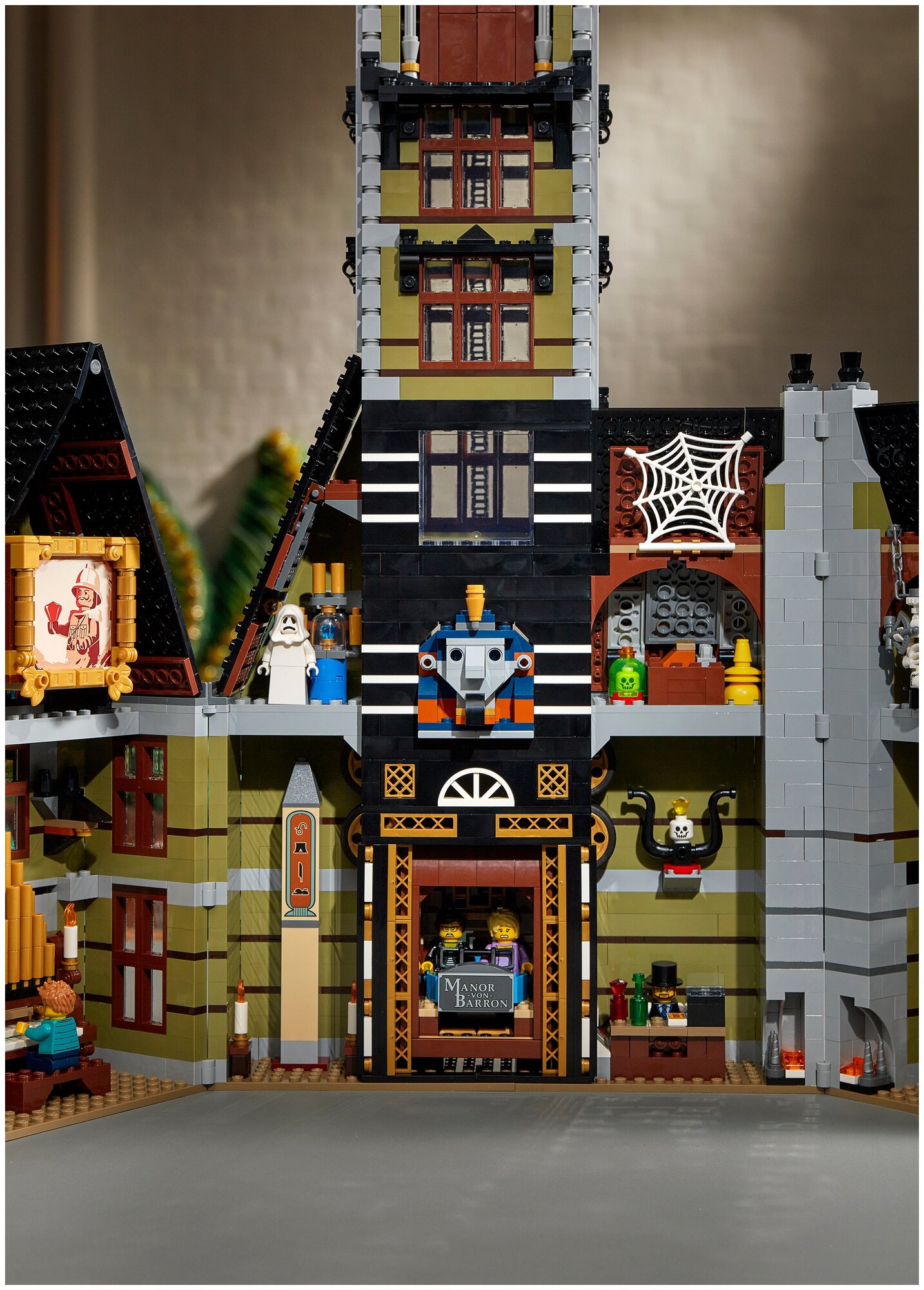Конструктор LEGO Icons 3231 дет. - фото 9