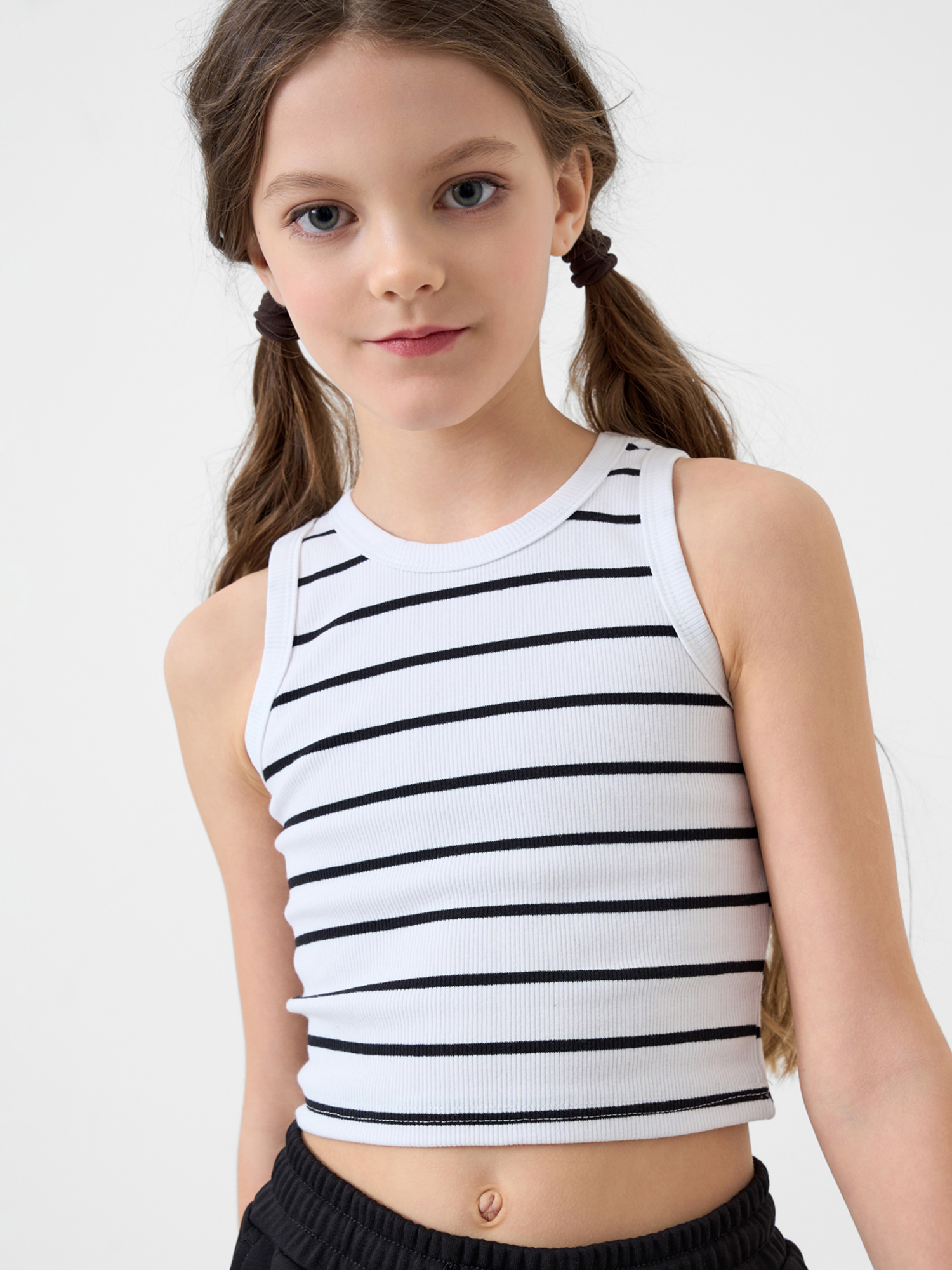 Изображение товара PlayToday Майка для девочки подростка, укороченная, без рукавов Изображение товара PlayToday Майка для девочки подростка, укороченная, без рукавов