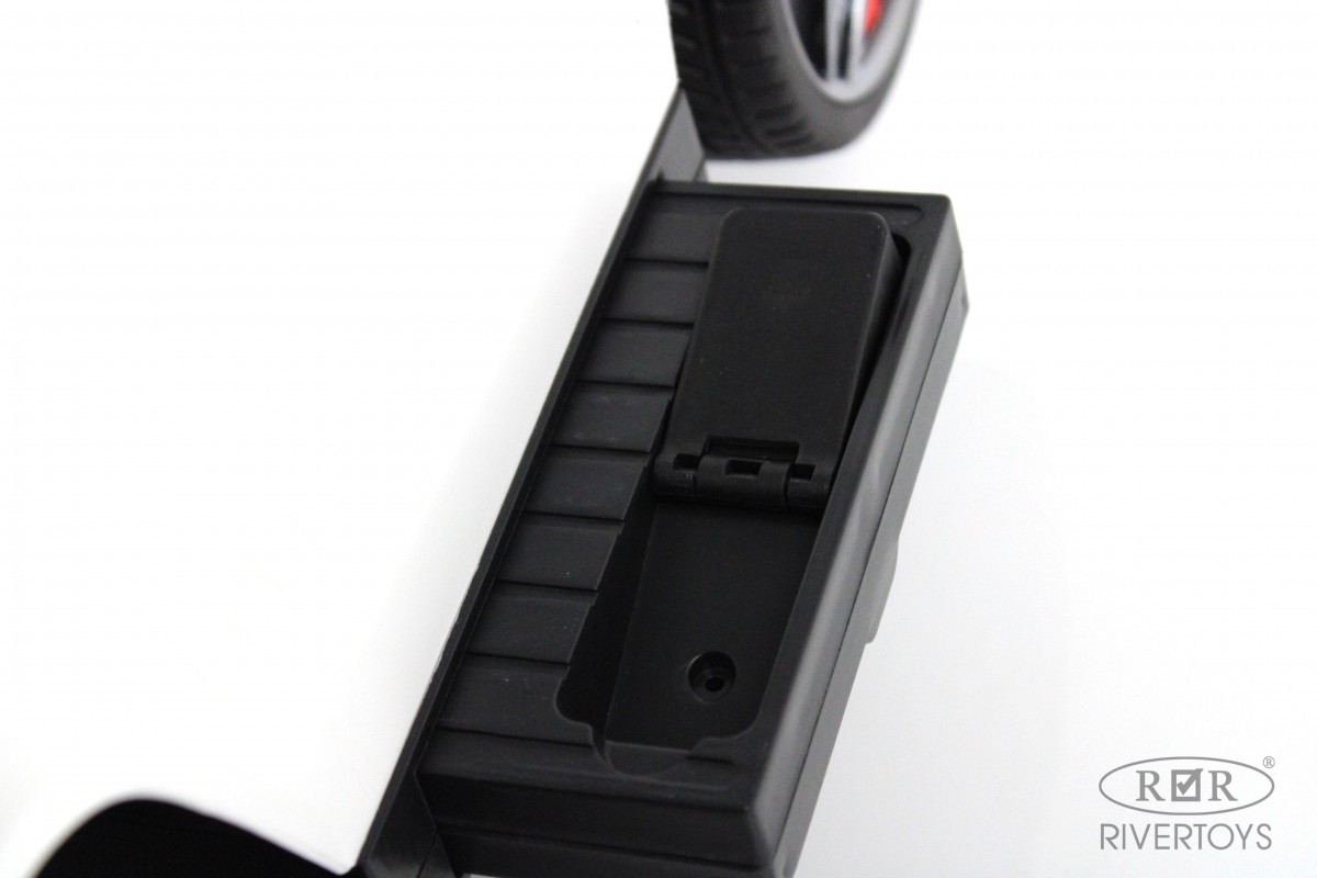 Электромобиль RIVERTOYS Mercedes Z001ZZ-A-WHITE-DIAMOND С пультом ДУ - фото 12