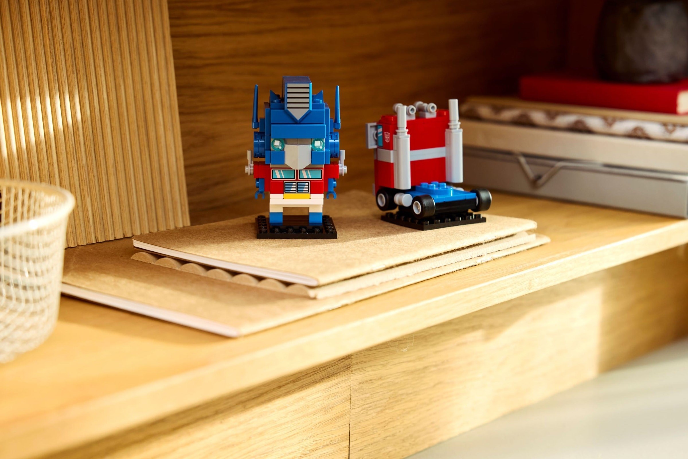 Конструктор LEGO BrickHeadz 40803 237 дет. - фото 4