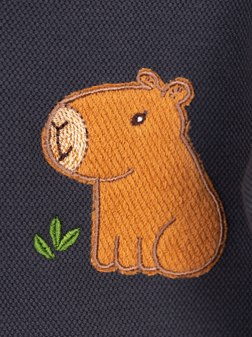 Костюм Baby boom КД573/2-Ф пике аппликация капибара фуме - фото 5