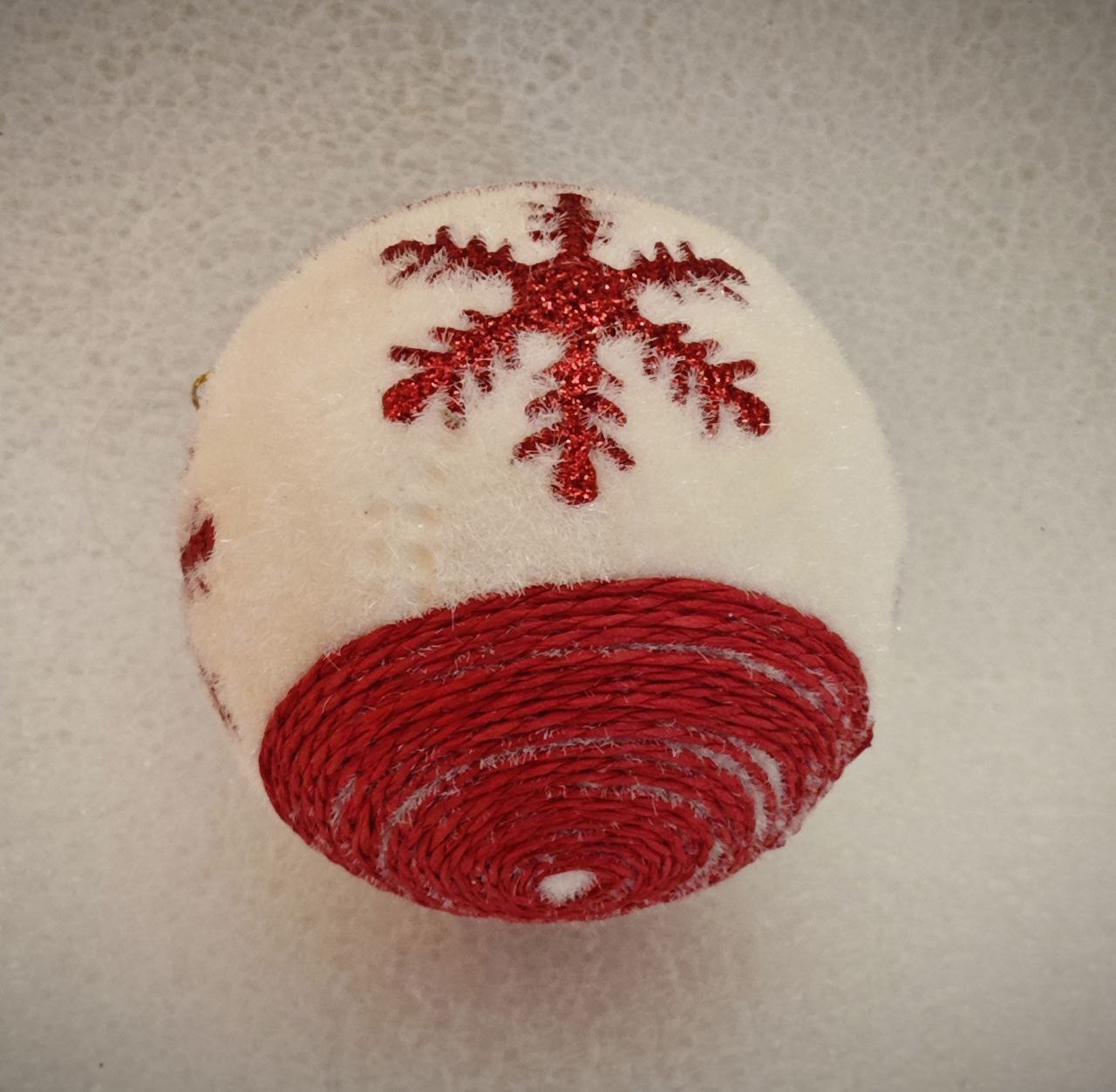 Украшение ёлочное Магия праздника Шар красный со снежинкой - фото 2