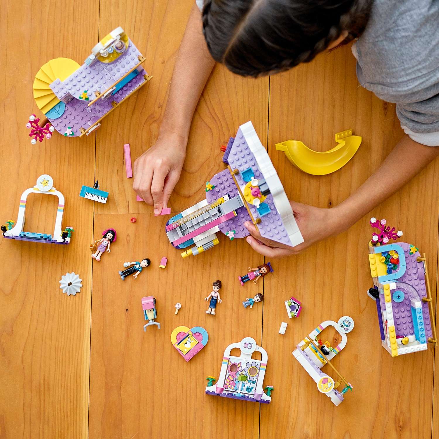 Конструктор LEGO Friends Торговый центр Хартлейк Сити блочный - фото 9