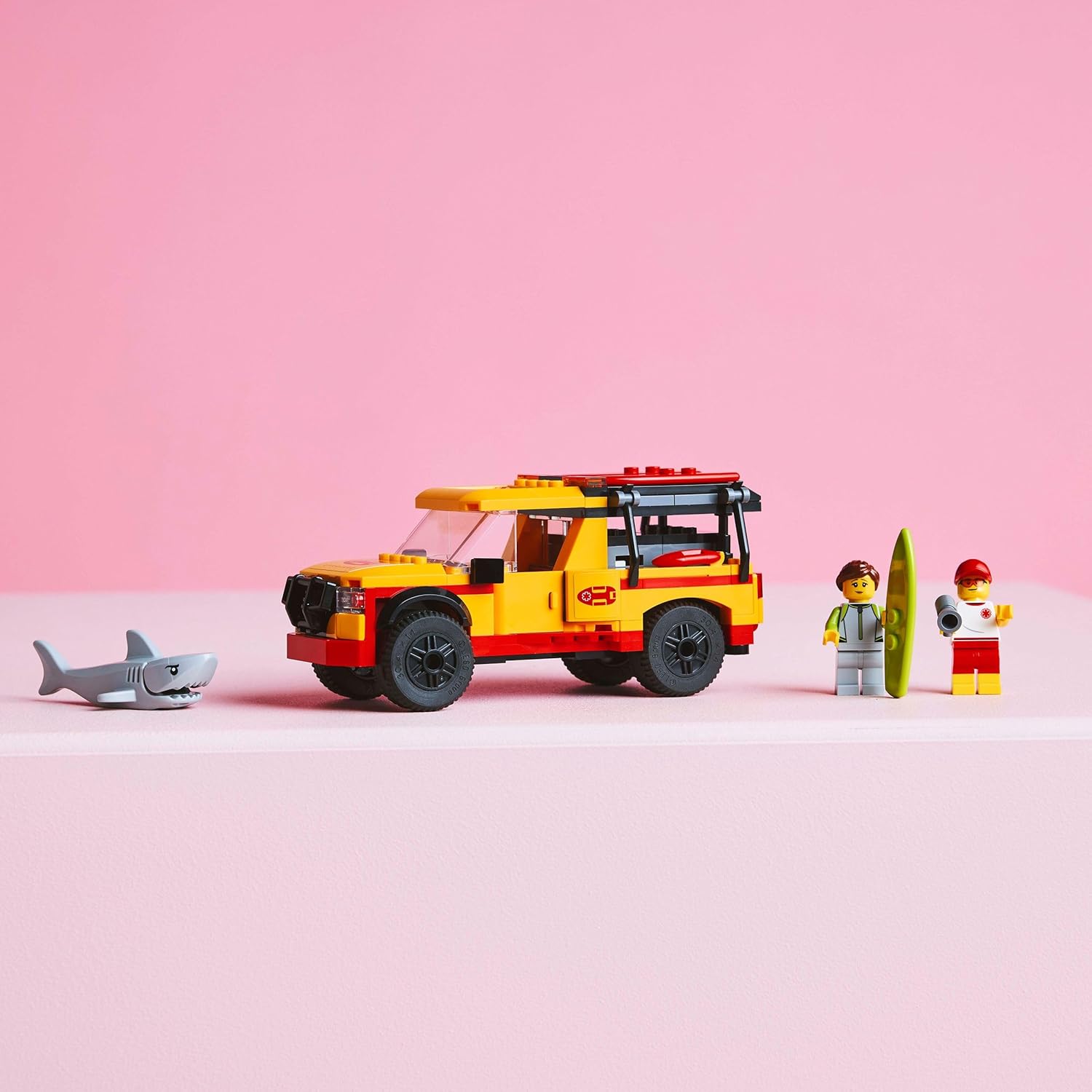 Конструктор LEGO City Пляжная спасательная машина 214 дет. - фото 5
