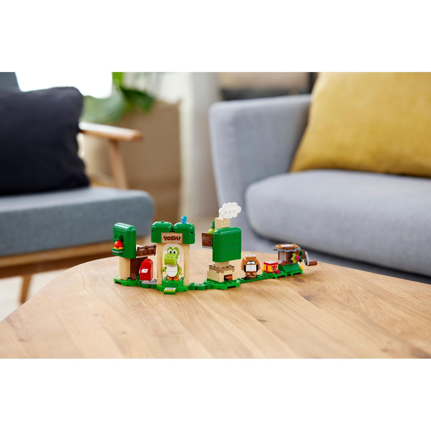 Конструктор LEGO Super Mario Yoshis Gift House 246 дет. - фото 7