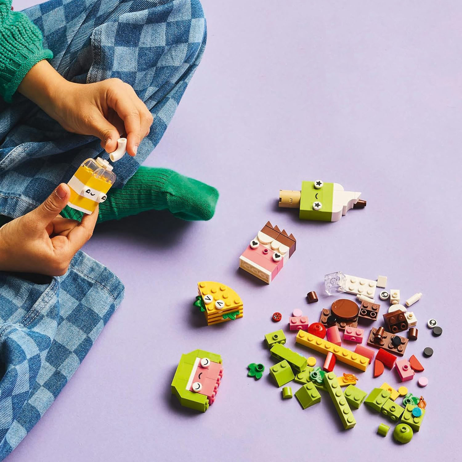 Конструктор LEGO Classic Креативная еда блочный - фото 8
