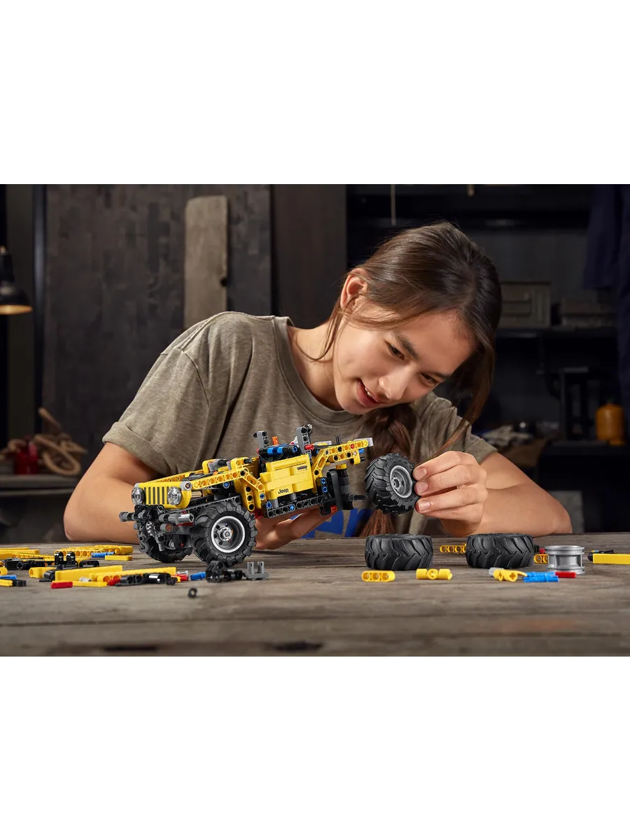 Конструктор LEGO Technic Jeep Wrangler 665 дет. - фото 14