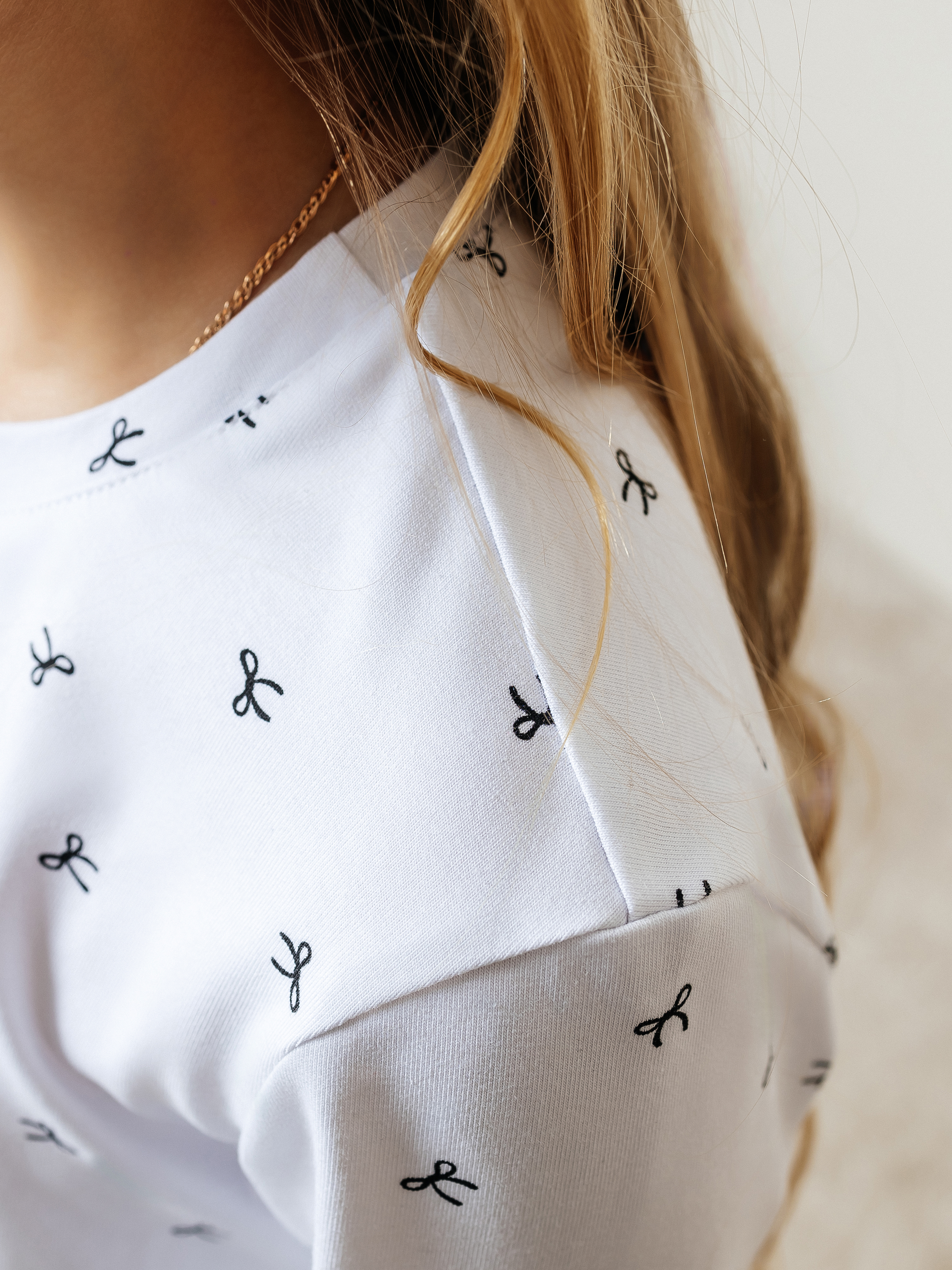 Лонгслив Селтекс Ю_ДК68 белый/бантик мини черный - фото 4