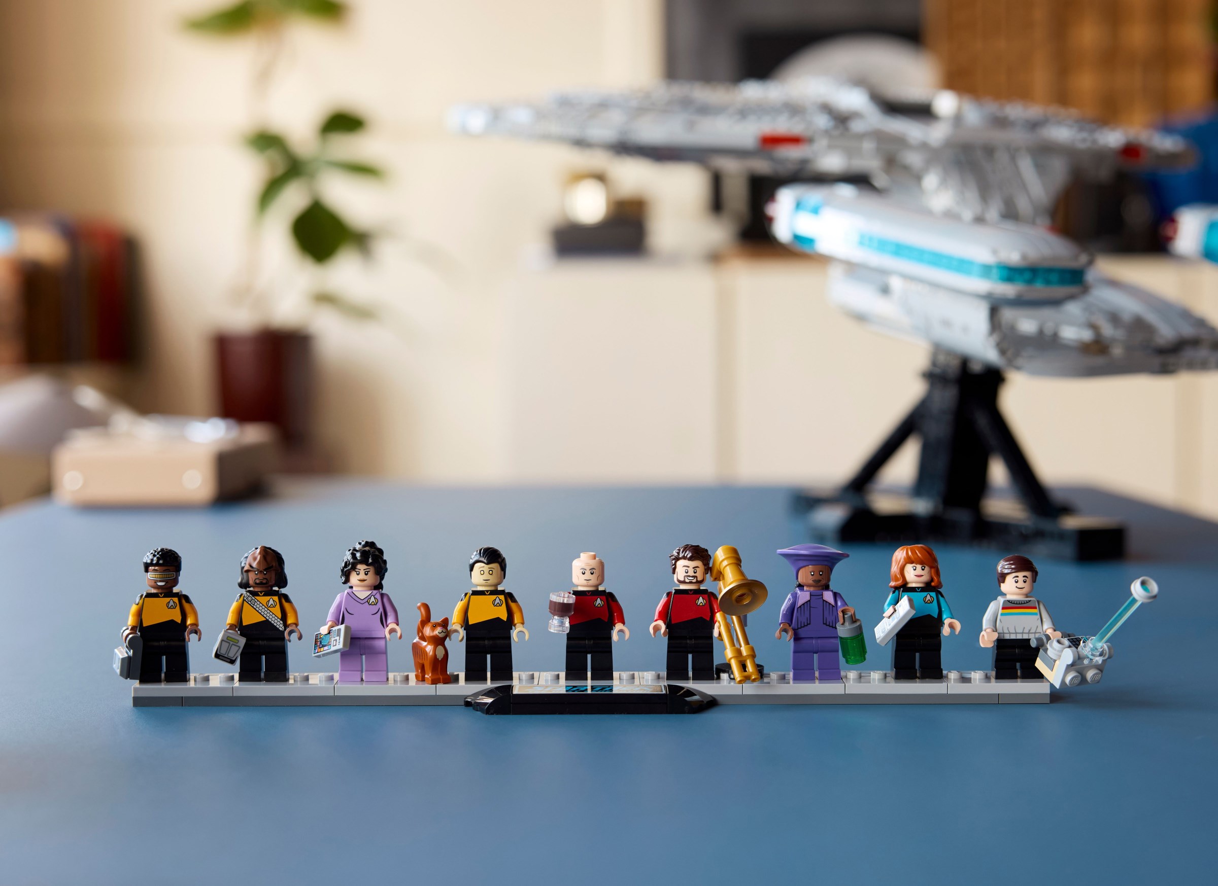 Конструктор LEGO Icons 10356 3600 дет. - фото 7