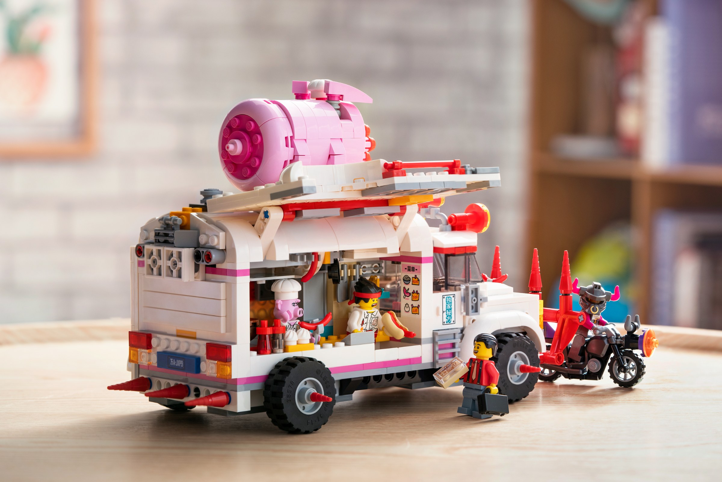 Конструктор LEGO Monkie kid 80009 832 дет. - фото 18