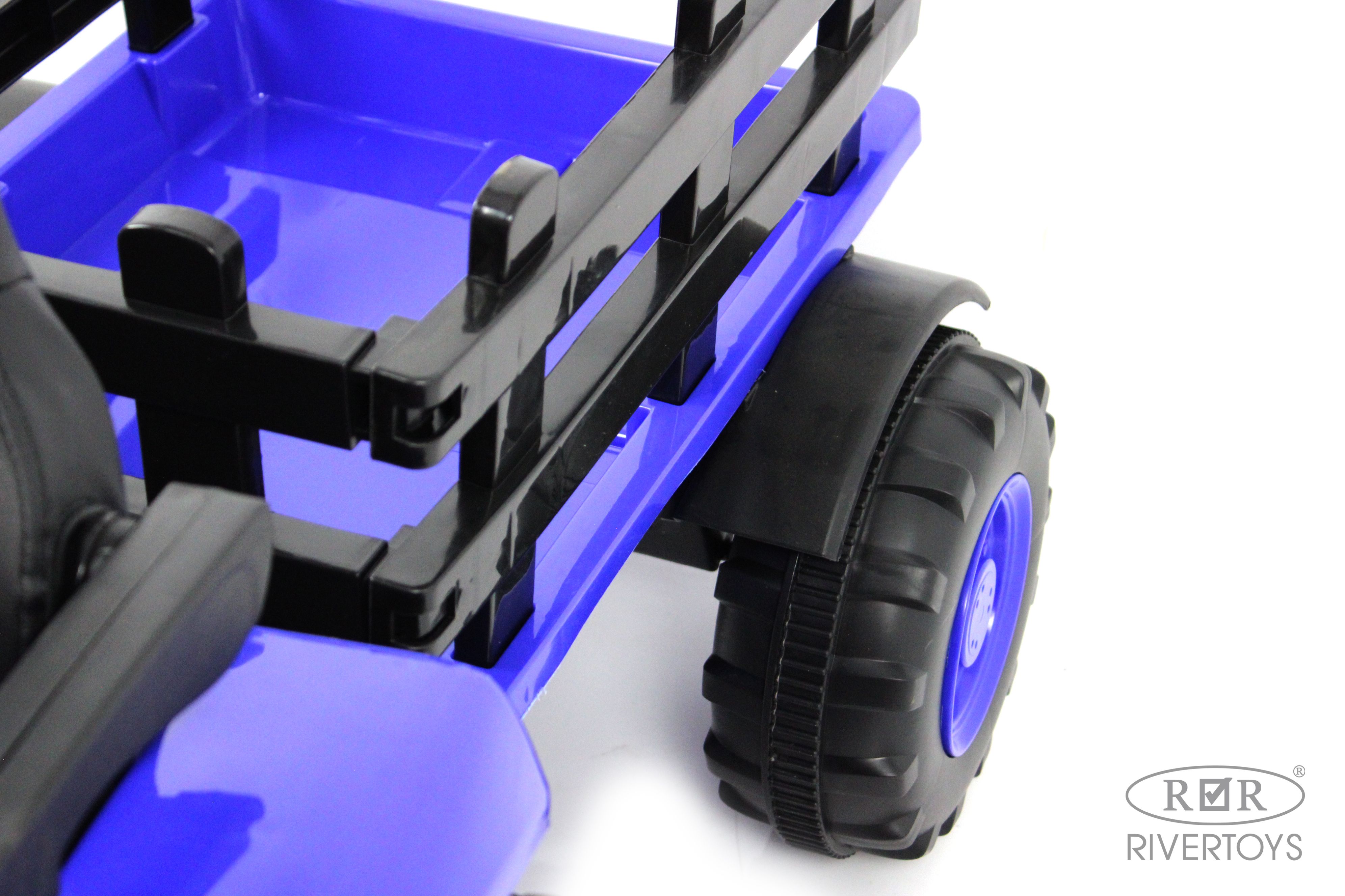Электромобиль RIVERTOYS O555OO-BLUE С пультом ДУ - фото 9