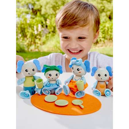 Фигурка Hape Семья слонов