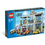 Конструктор LEGO City Городской гараж 933 дет.