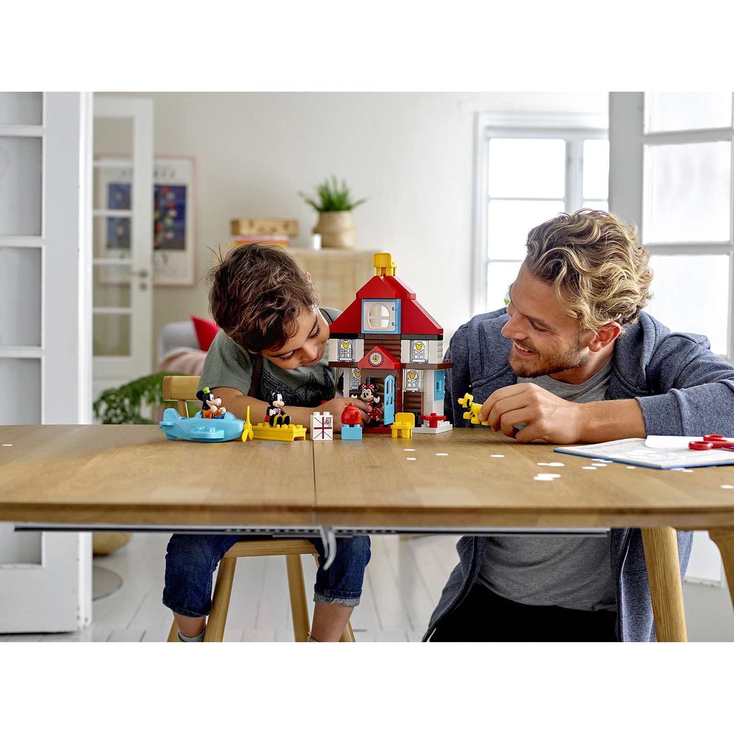Конструктор LEGO DUPLO Летний домик Микки блочный - фото 6