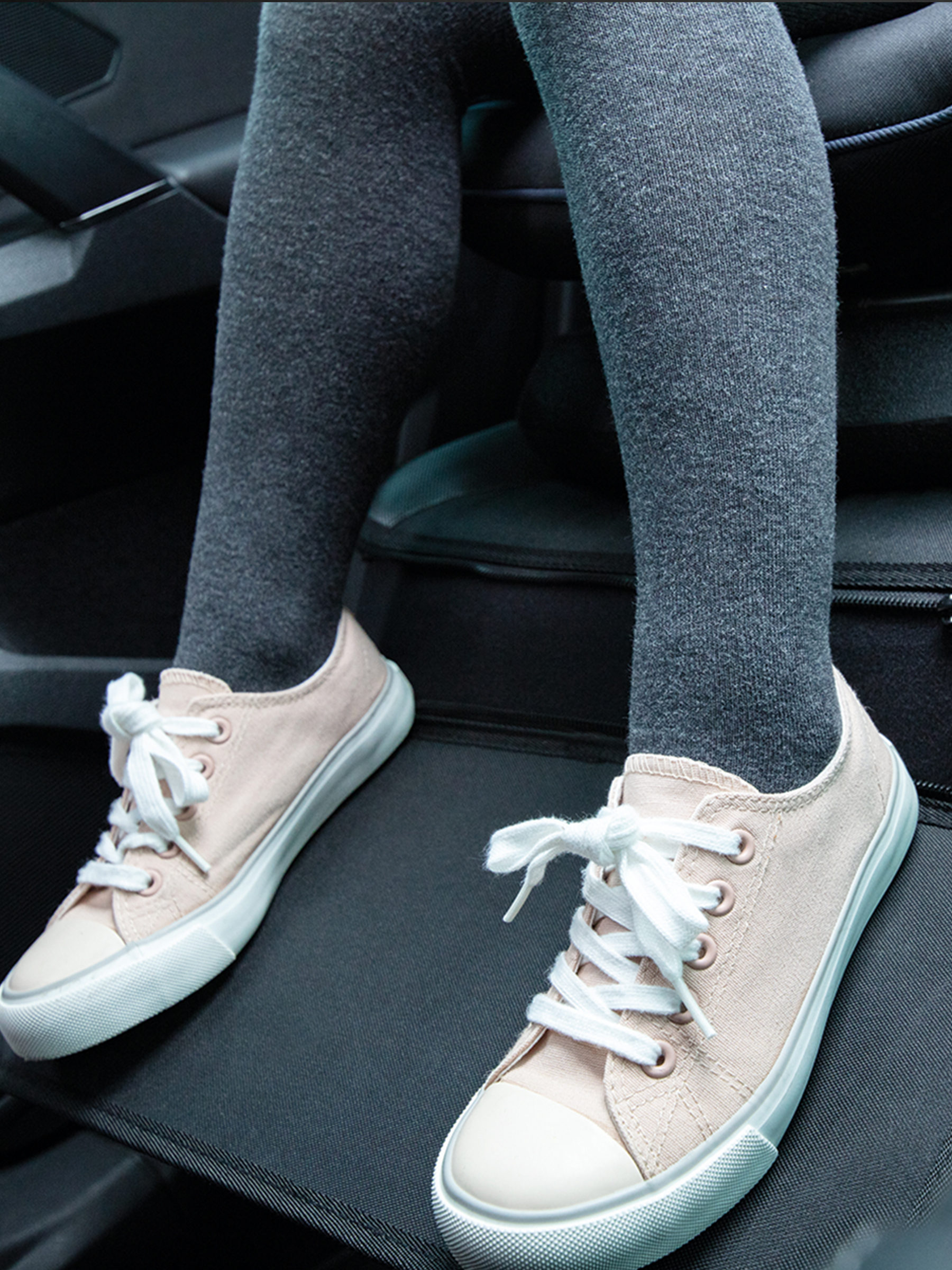 Накладка Osann для автомобильного сиденья FeetUp - фото 9