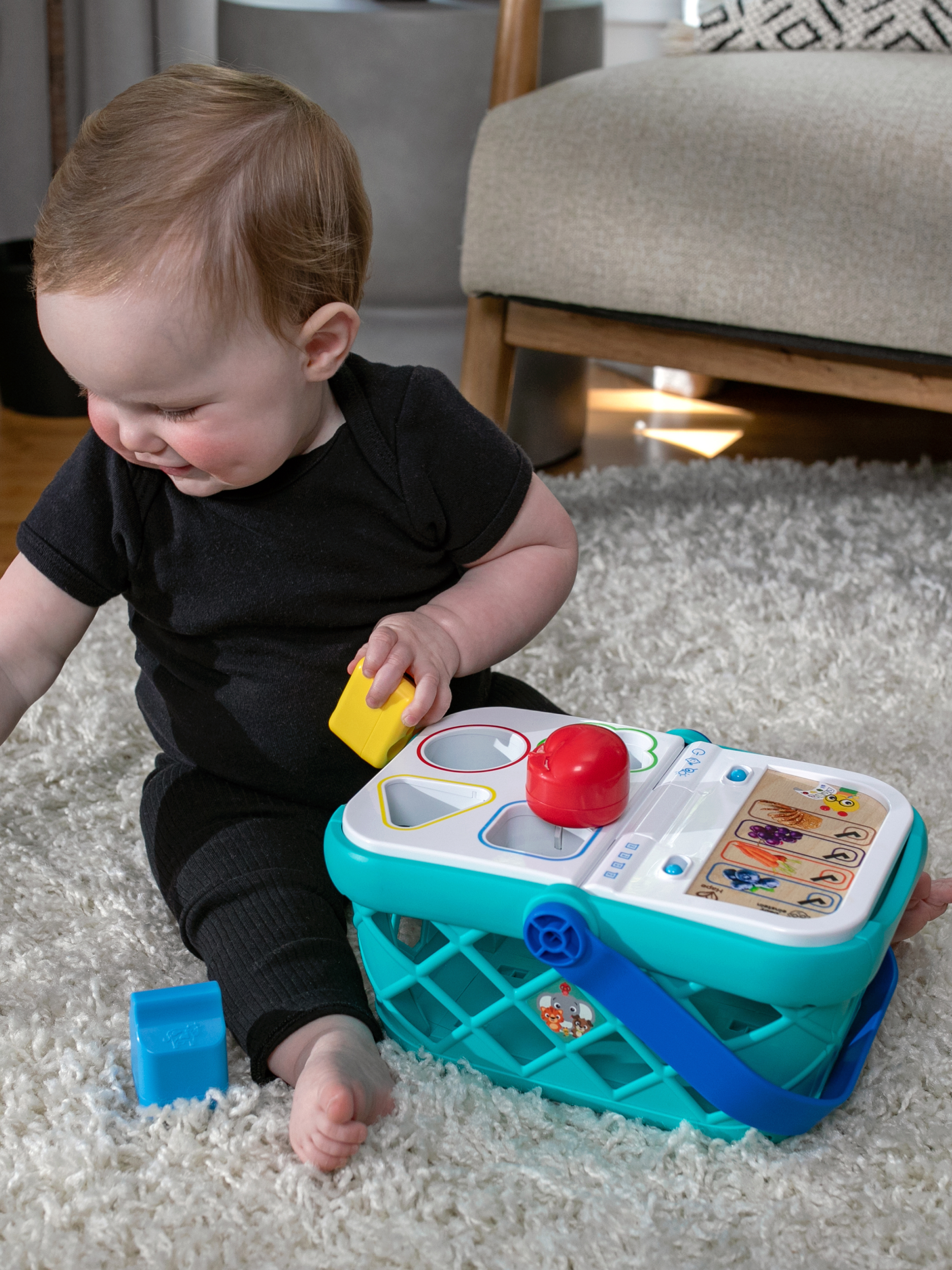 Игровой набор Hape продукты, прилавок, касса, тележки и корзинки - фото 3