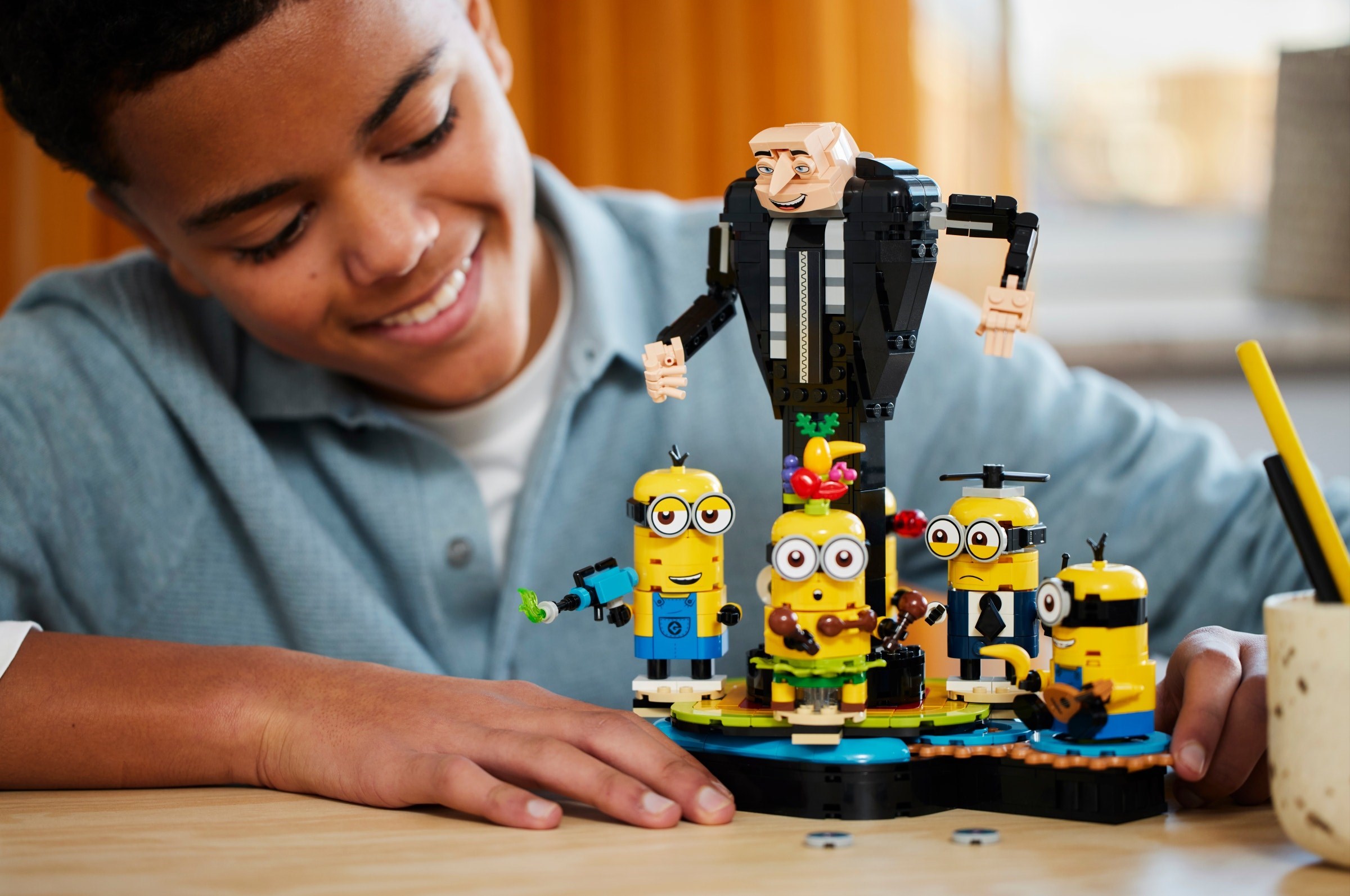 Конструктор LEGO Minions 75582 839 дет. - фото 5